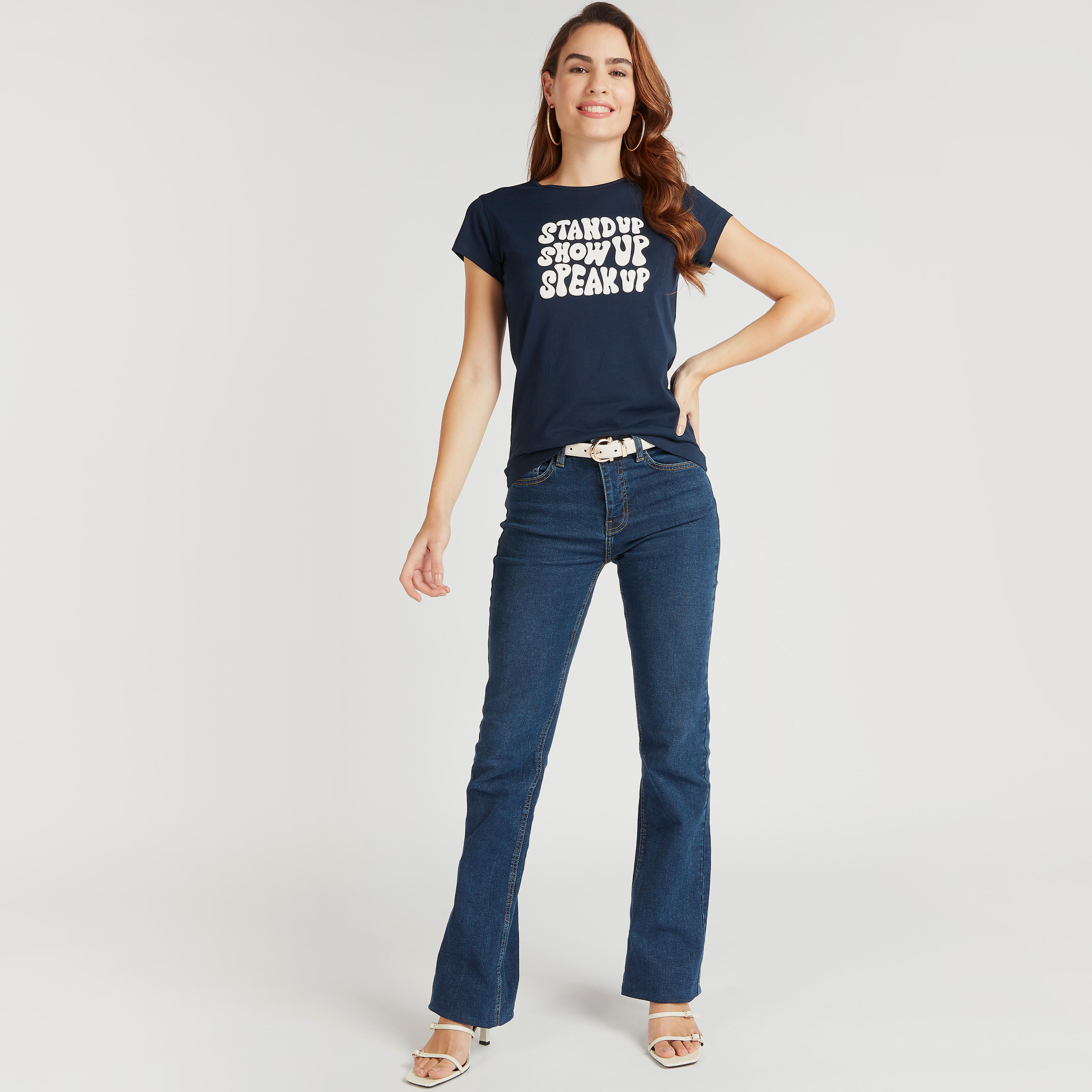 تيشيرت بياقة ضيّقة وأكمام كاب وطبعات شعار-women-clothing-tshirts-image-2