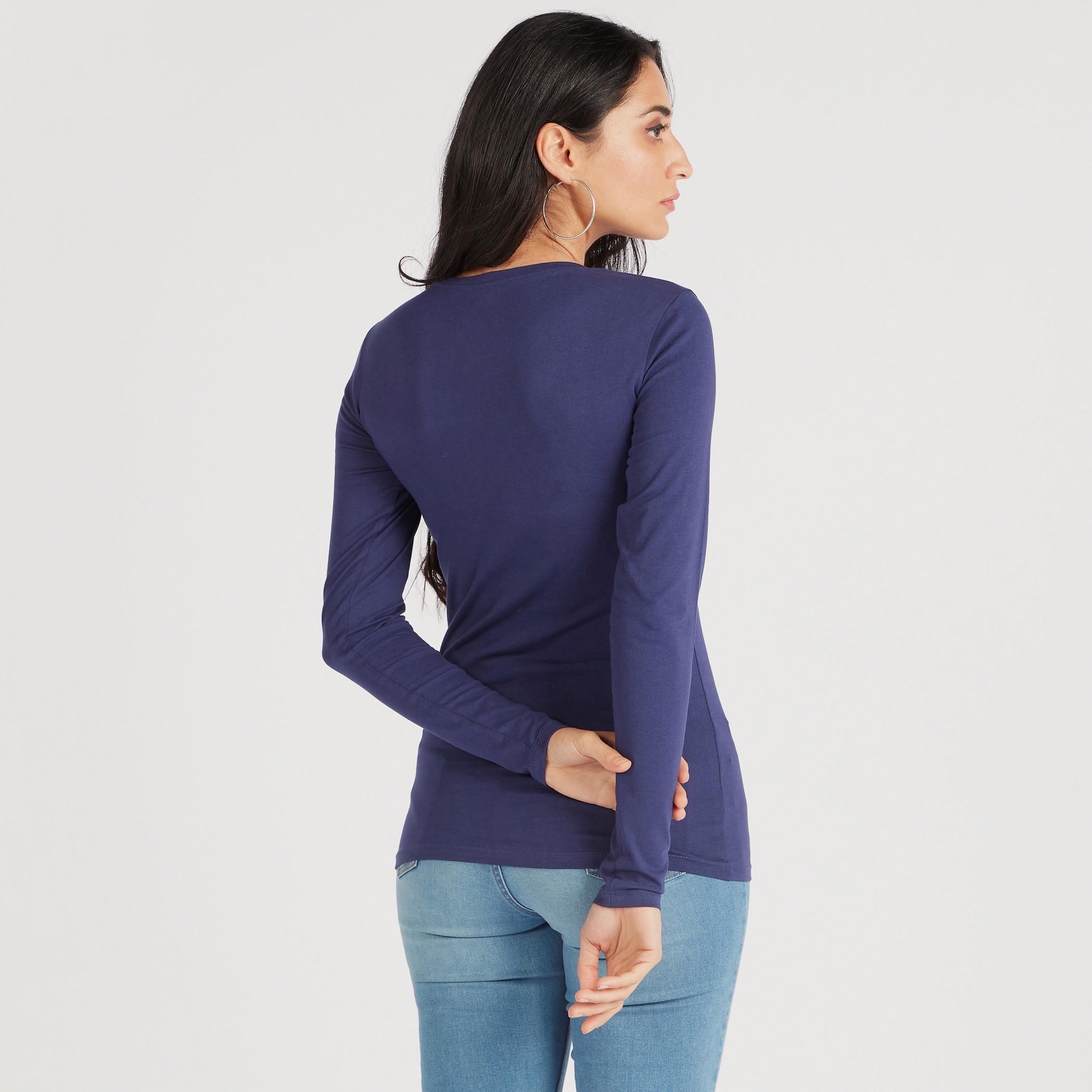 تيشيرت سادة بياقة V وأكمام طويلة-women-clothing-tshirts-image-1