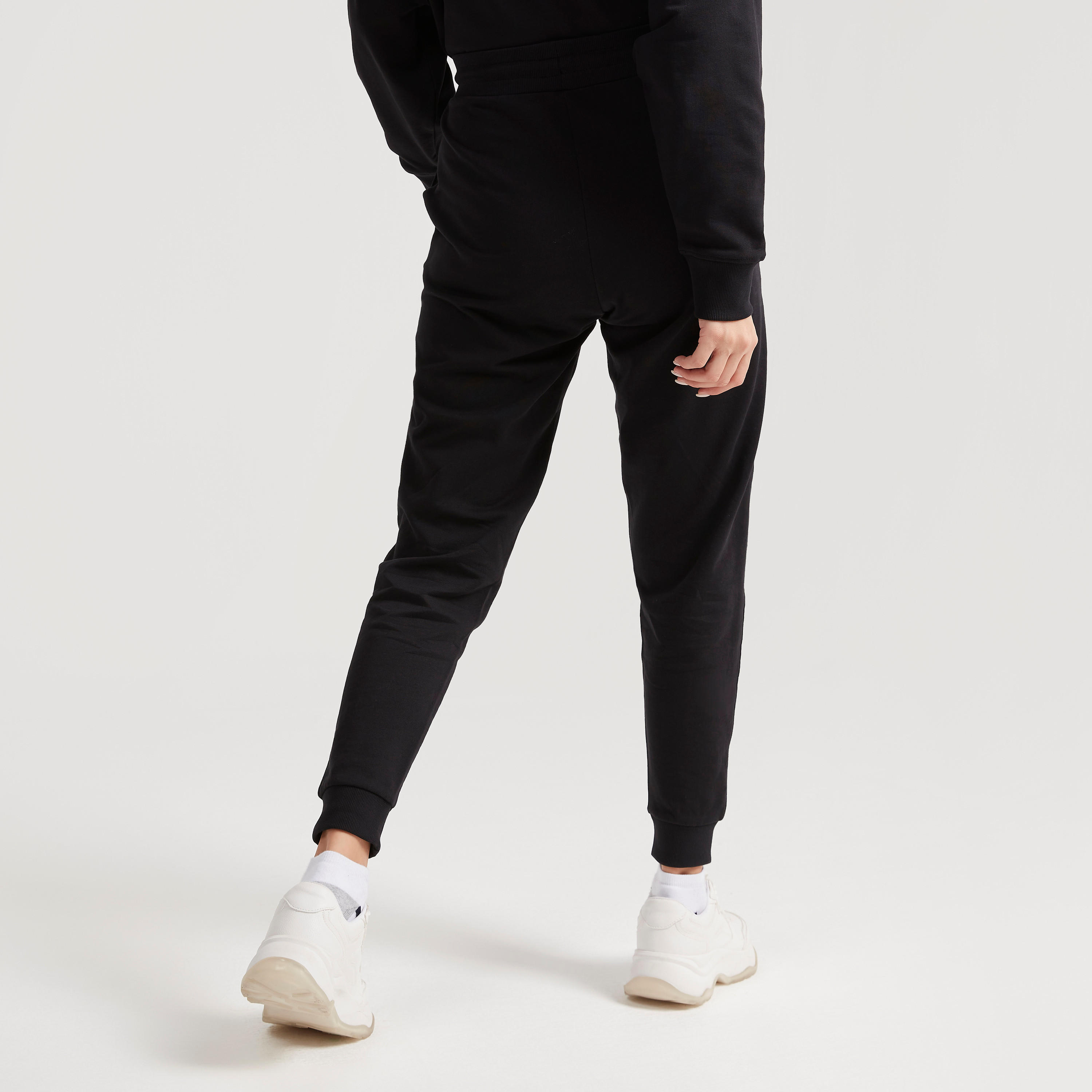 بنطلون رياضي سادة بخصر متوسّط الارتفاع ورباط وجيوب-women-clothing-bottoms-joggers-image-8