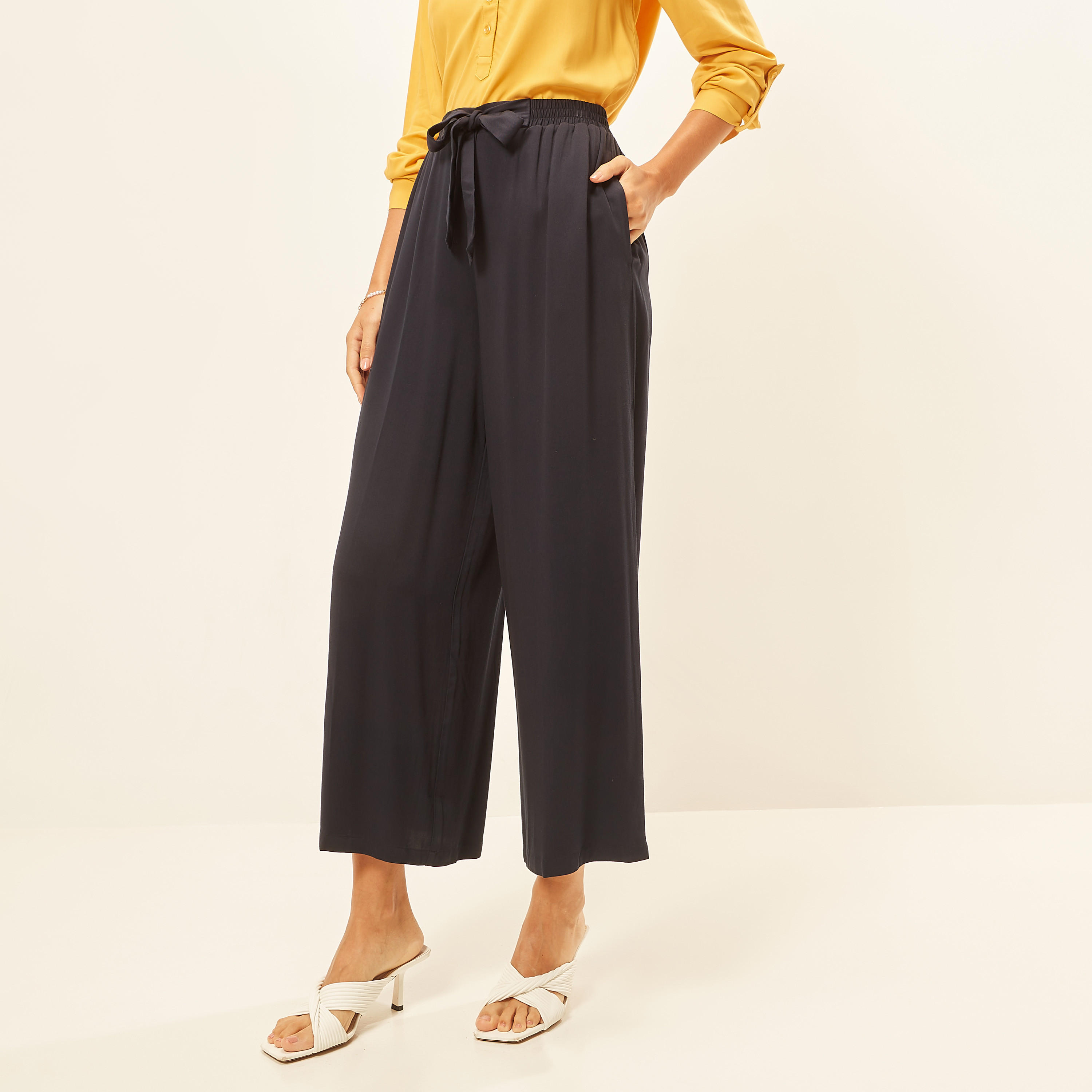 بنطلون بالازو سادة برباط وجيوب وخصر متوسط-women-clothing-bottoms-trousers-image-1