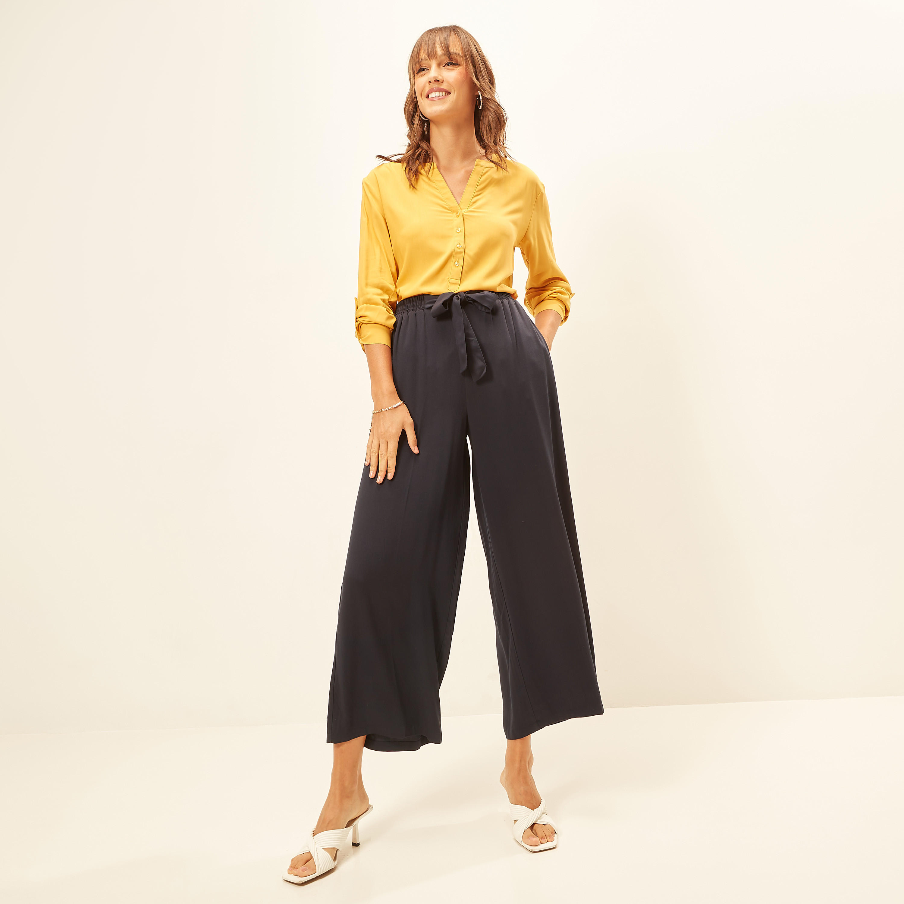 بنطلون بالازو سادة برباط وجيوب وخصر متوسط-women-clothing-bottoms-trousers-image-2