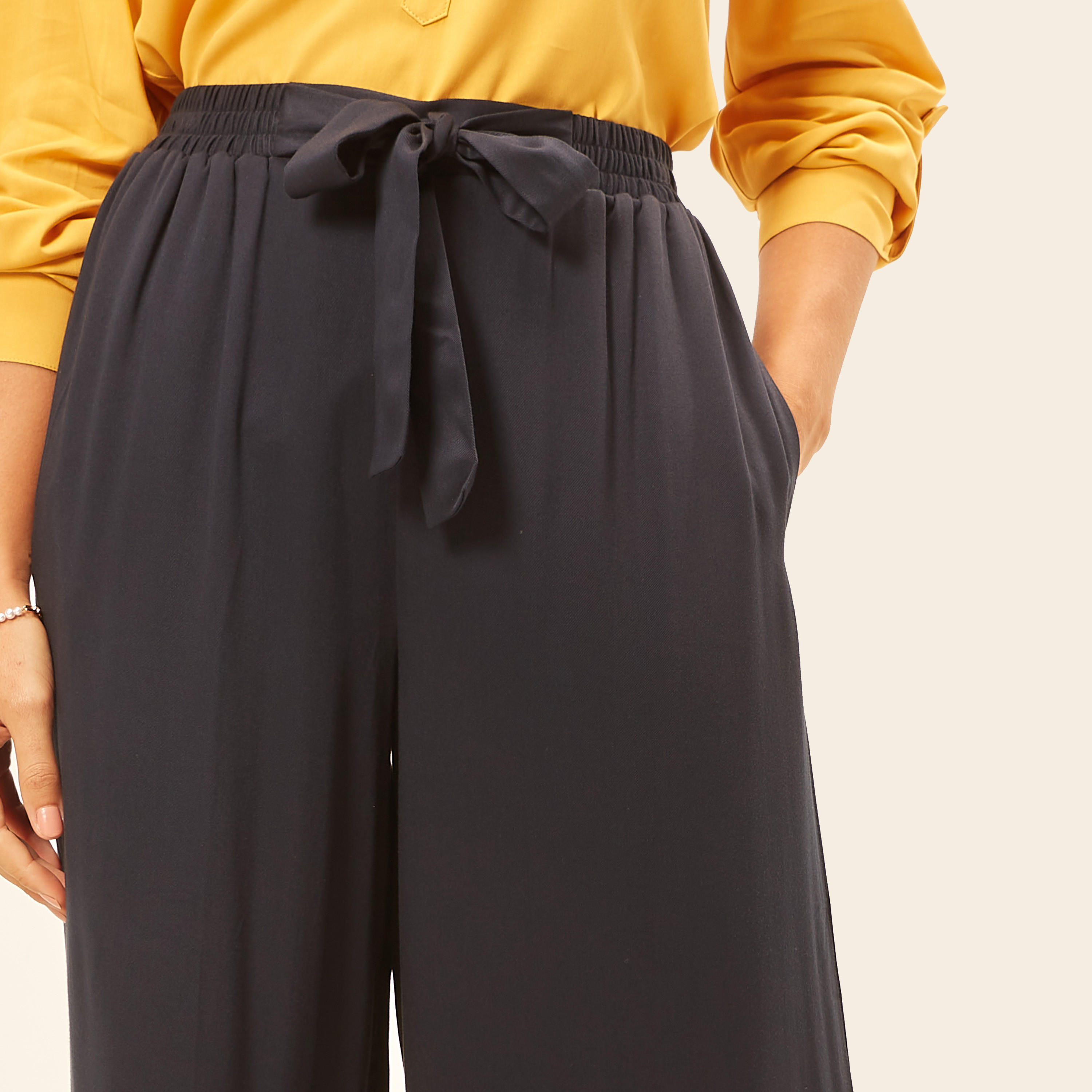 بنطلون بالازو سادة برباط وجيوب وخصر متوسط-women-clothing-bottoms-trousers-image-3
