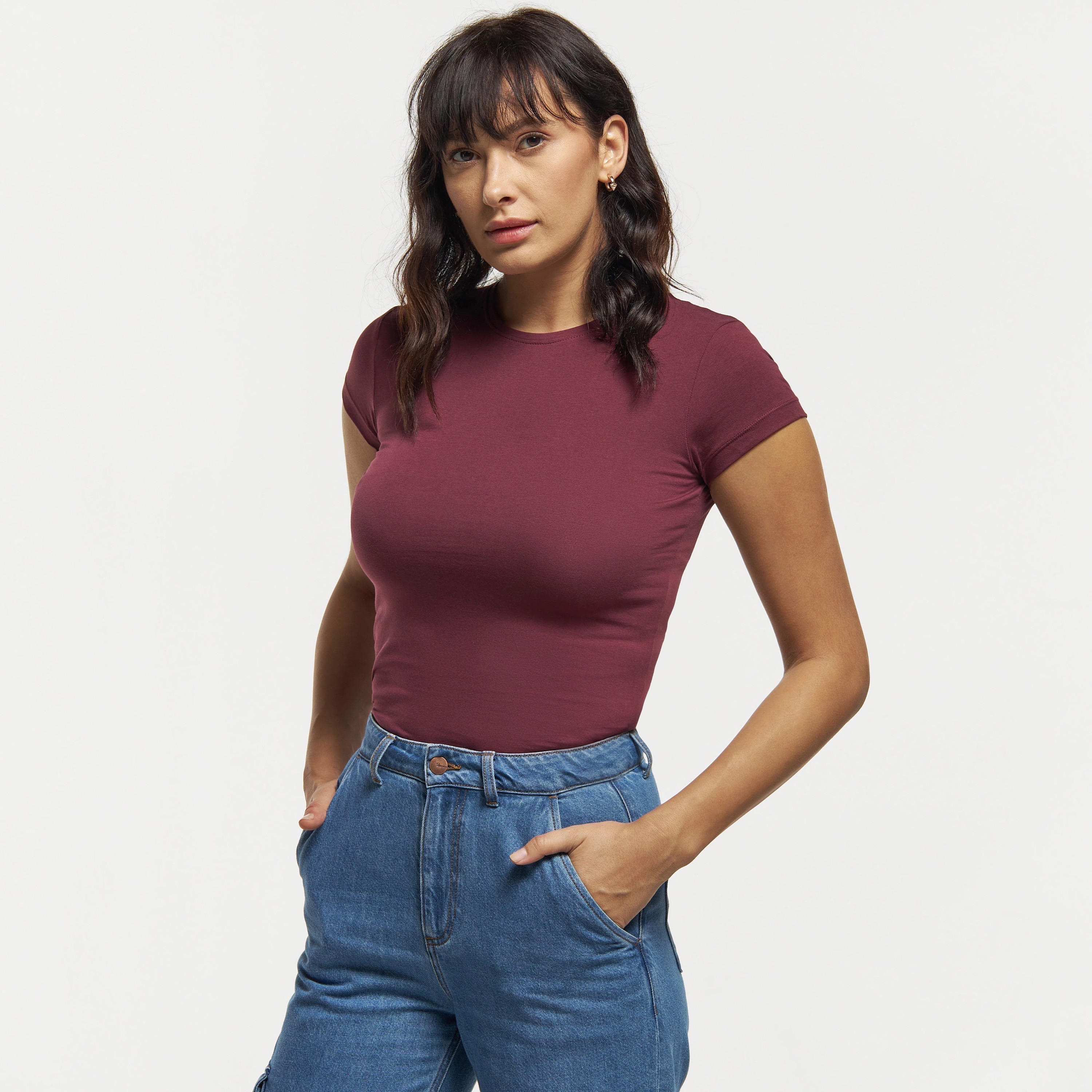 تيشيرت سادة بياقة ضيّقة وأكمام قصيرة-women-clothing-tshirts-image-5