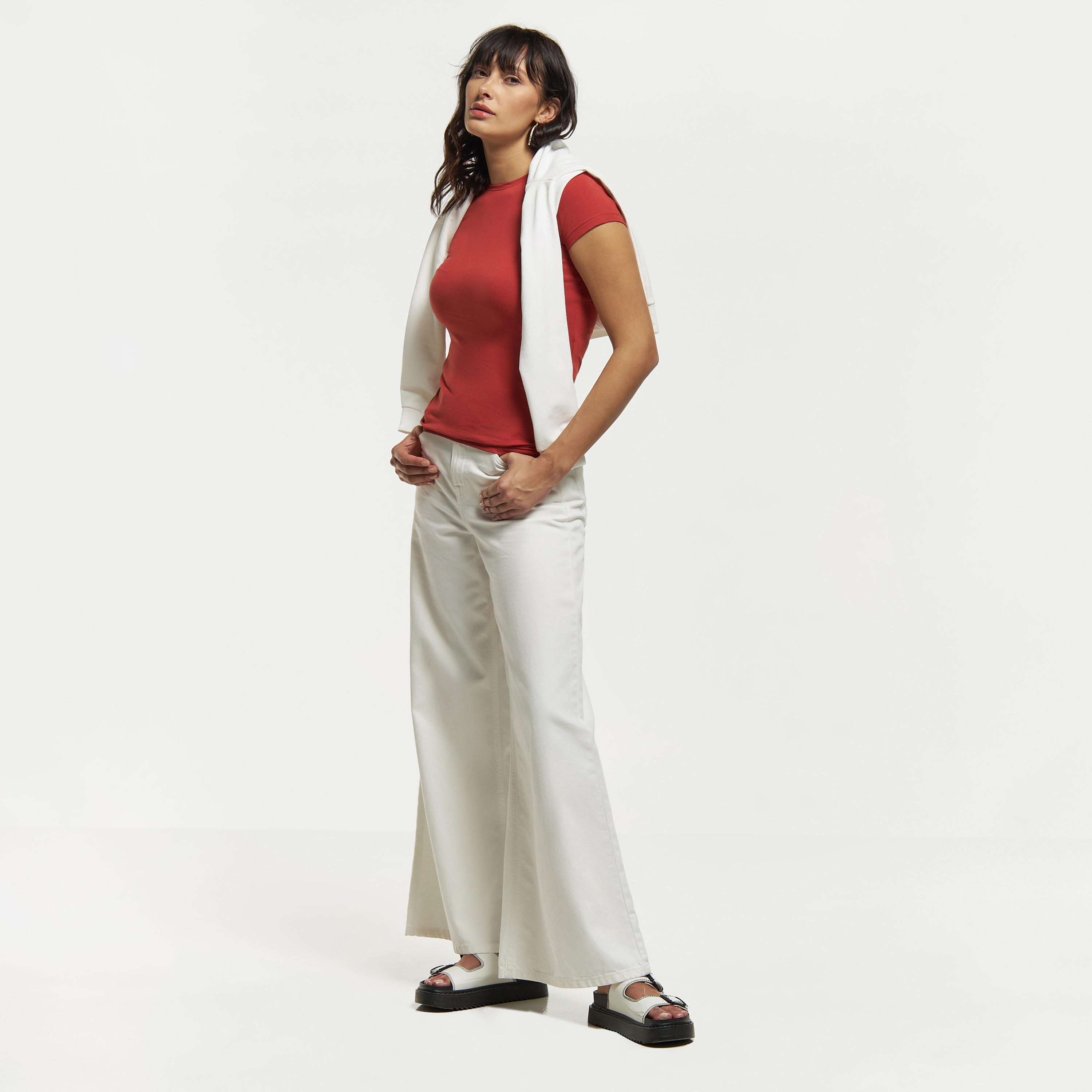 تيشيرت سادة بياقة ضيّقة وأكمام قصيرة-women-clothing-tshirts-image-10