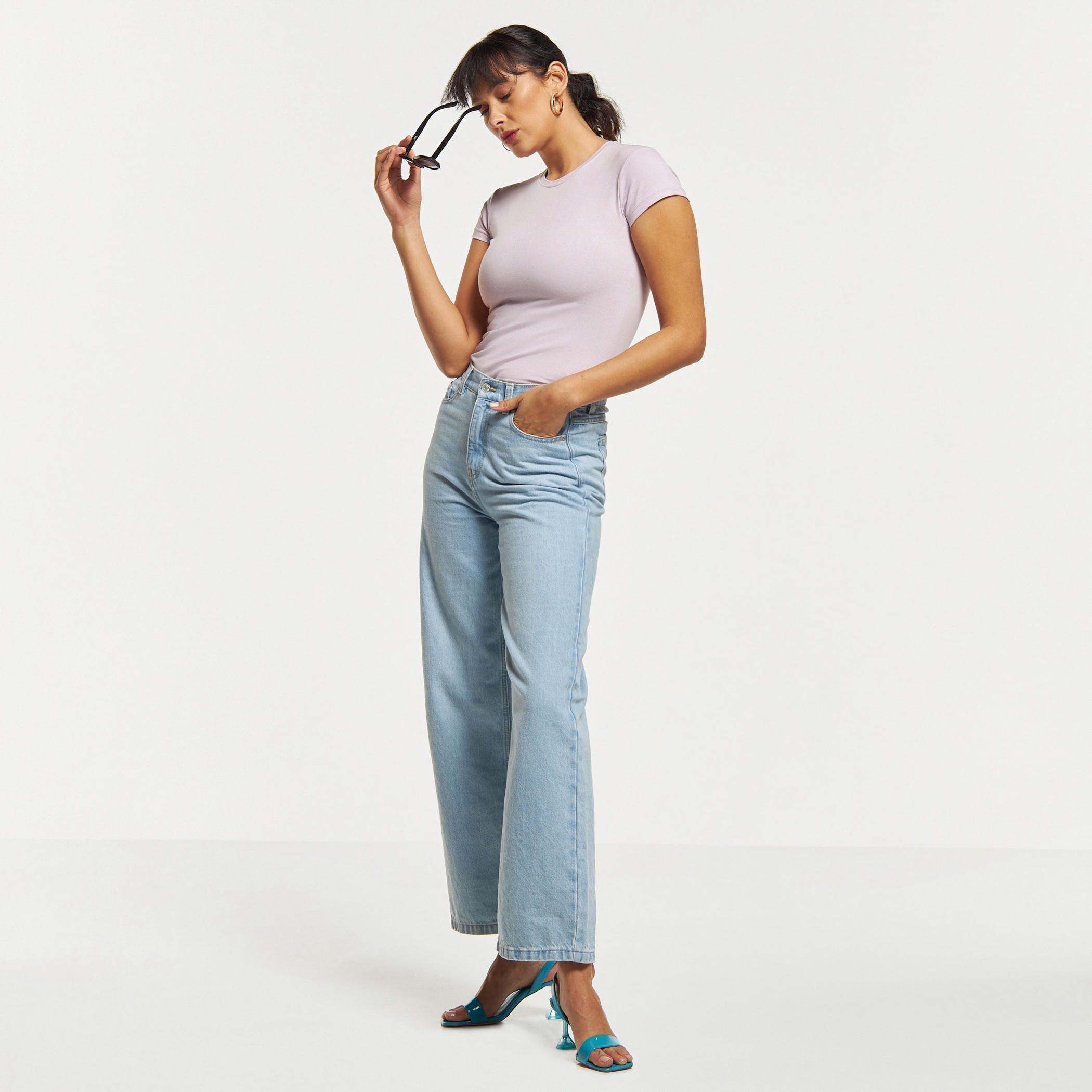 تيشيرت سادة بياقة ضيّقة وأكمام قصيرة-women-clothing-tshirts-image-18