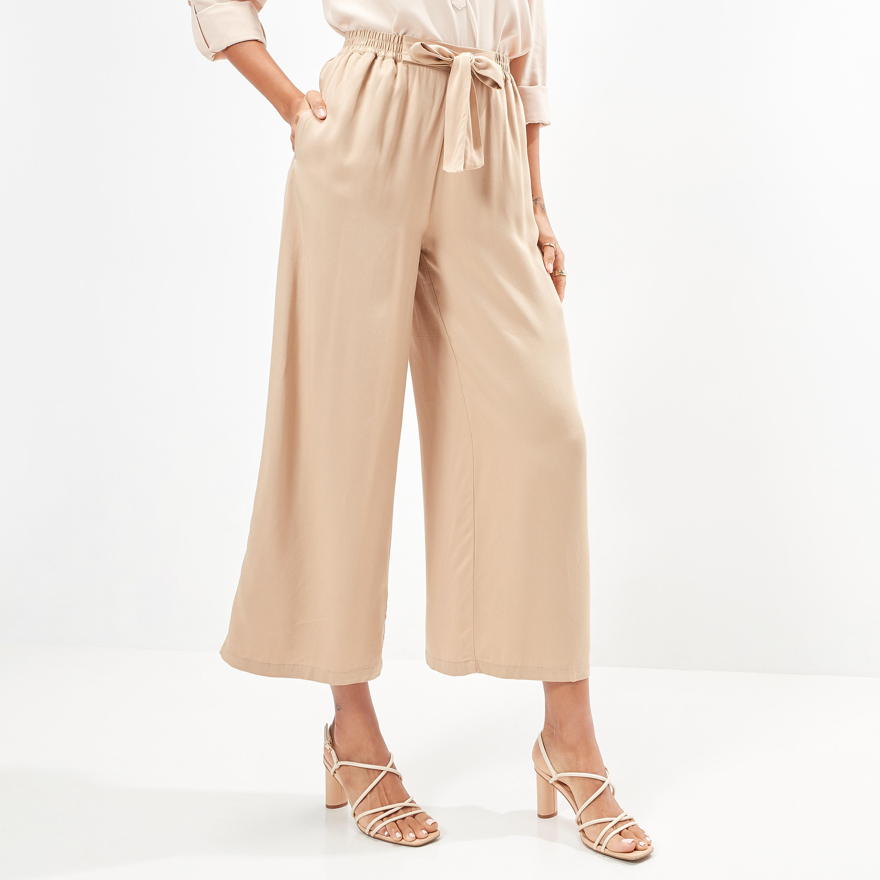 بنطلون بالازو واسع الساق بخصر مرن وحزام وجيوب-women-clothing-bottoms-trousers-image-1