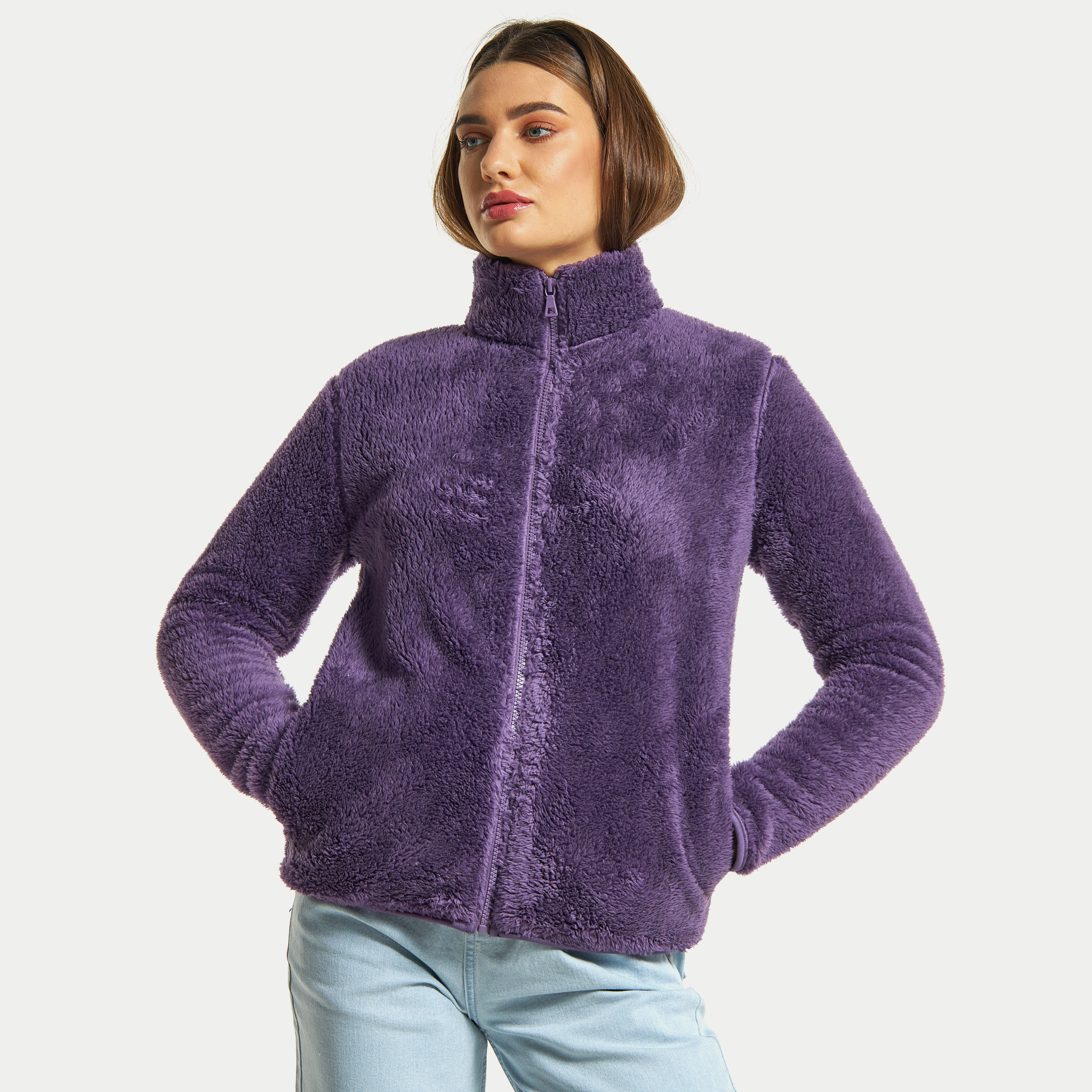 جاكيت مخملي بارز الملمس بسحّاب وياقة عالية وأكمام طويلة-women-winterwear-coatsandjackets-jackets-image-1
