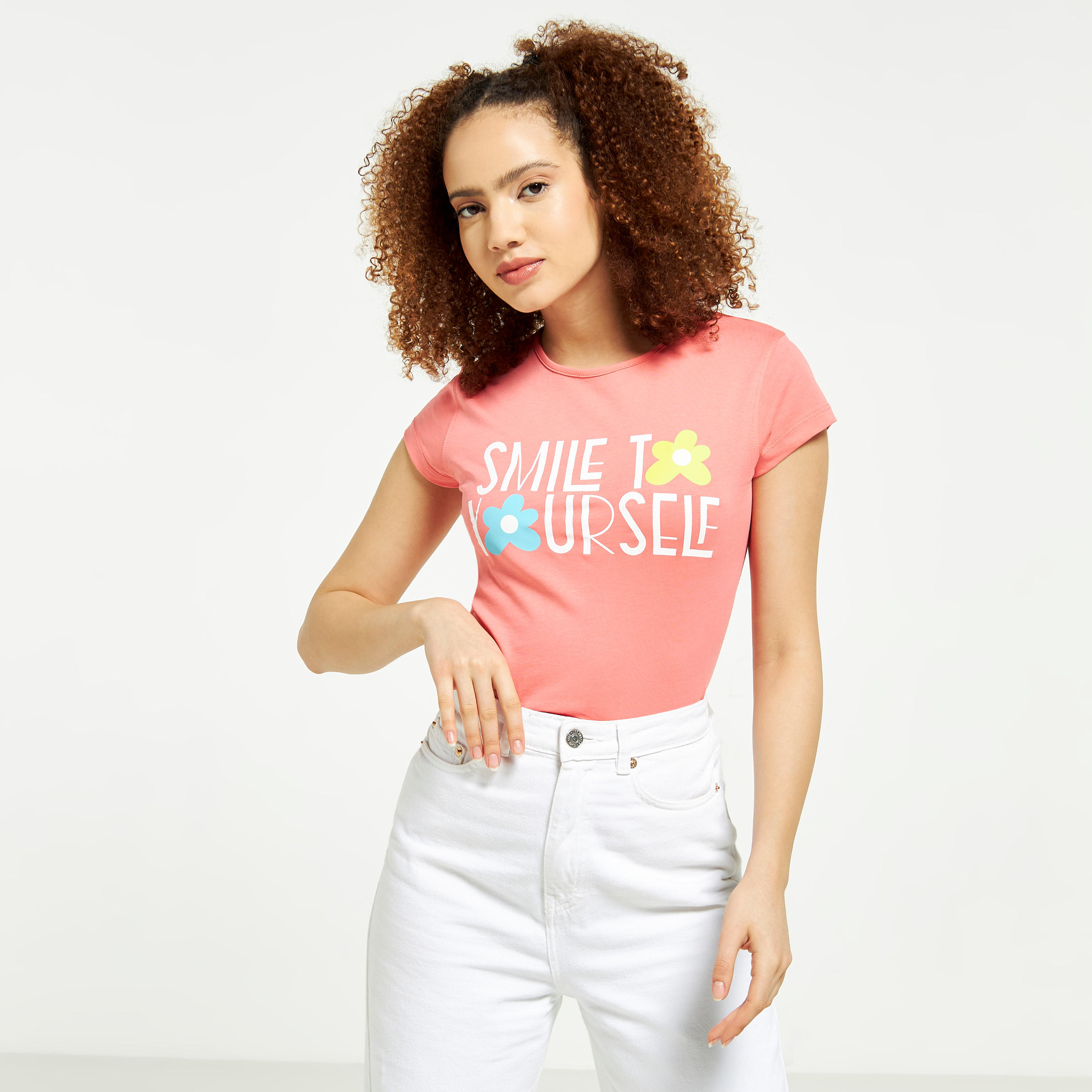 تيشيرت بياقة مستديرة وأكمام كاب و طبعات-women-clothing-tshirts-image-1