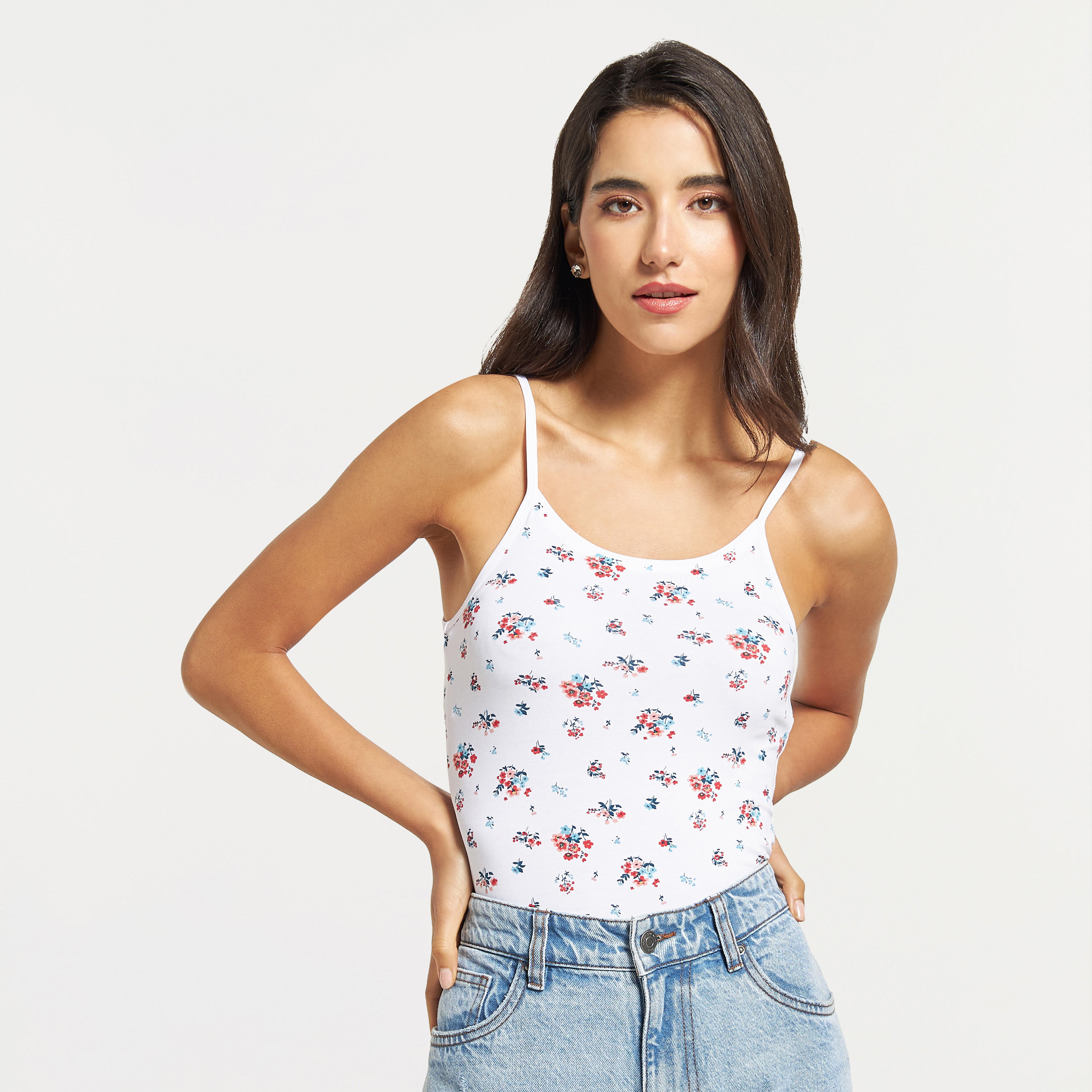 سترة بياقة عميقة بطبعات زهور-women-clothing-tshirts-image-1