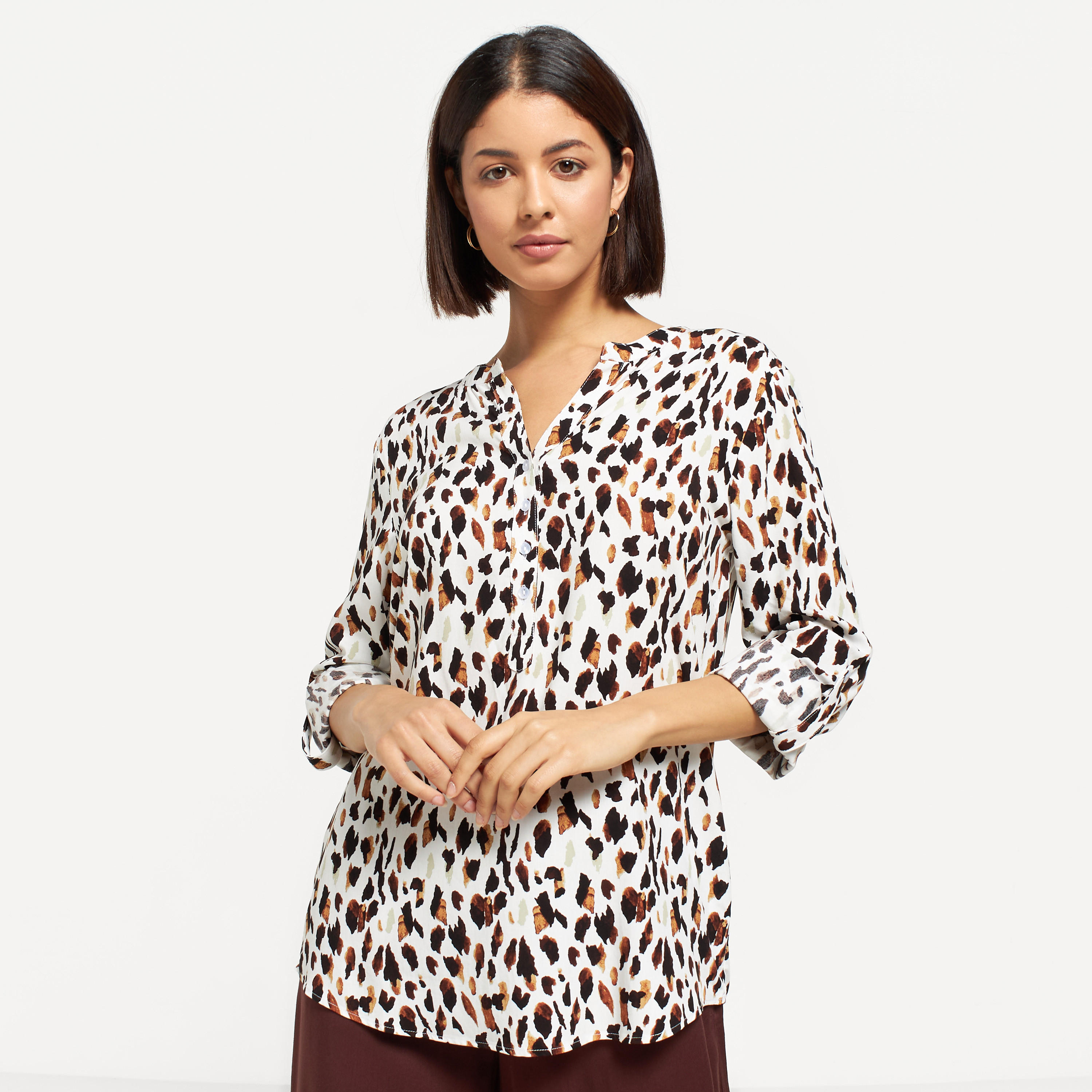 بلوزة بأكمام مطوية وأزرار وطبعات-women-clothing-shirtsandblouses-blouses-image-1