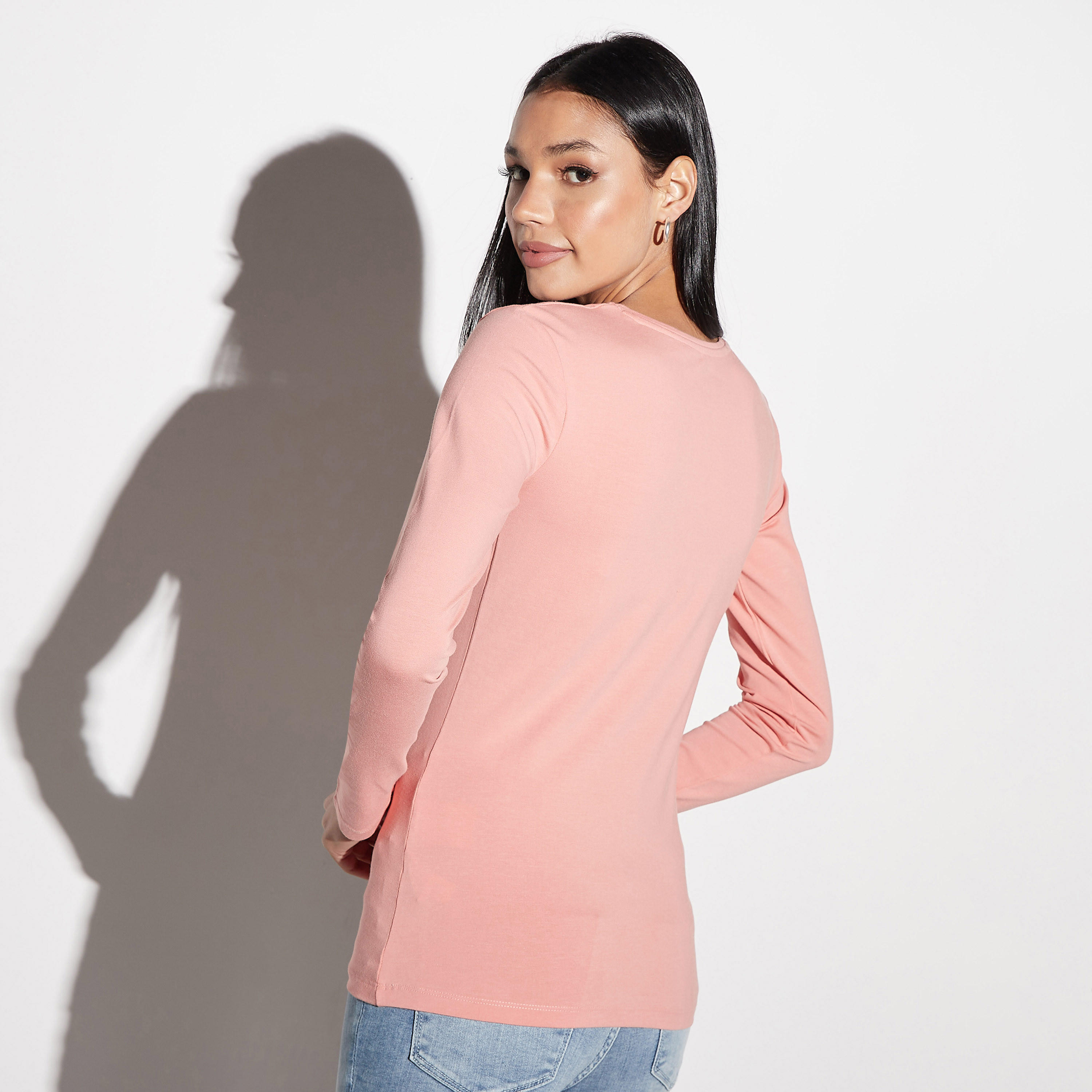 تيشيرت سادة بياقة ضيّقة وأكمام طويلة-women-clothing-tshirts-image-2