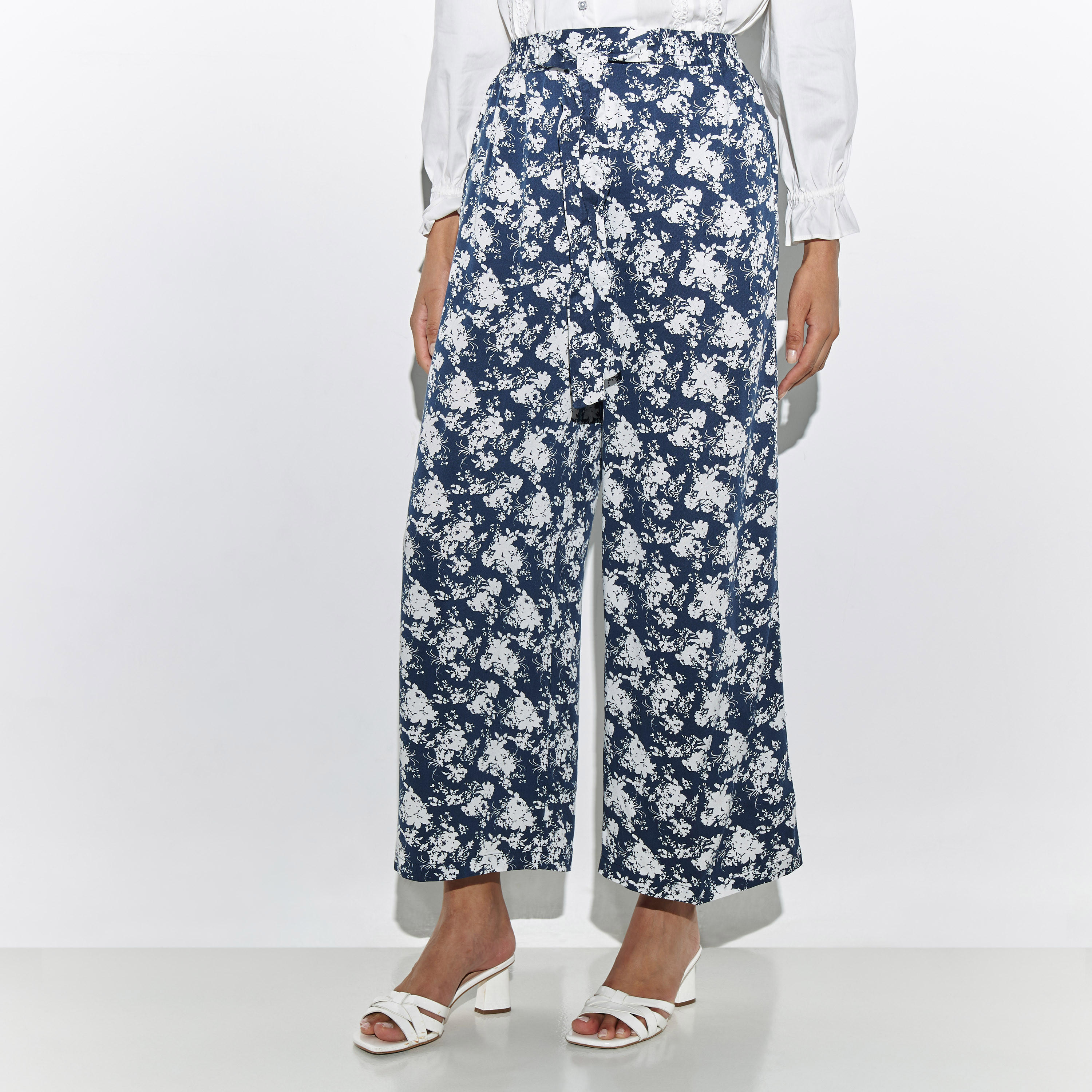بنطلون بالازو بطبعات أزهار وأربطة-women-clothing-bottoms-trousers-image-1