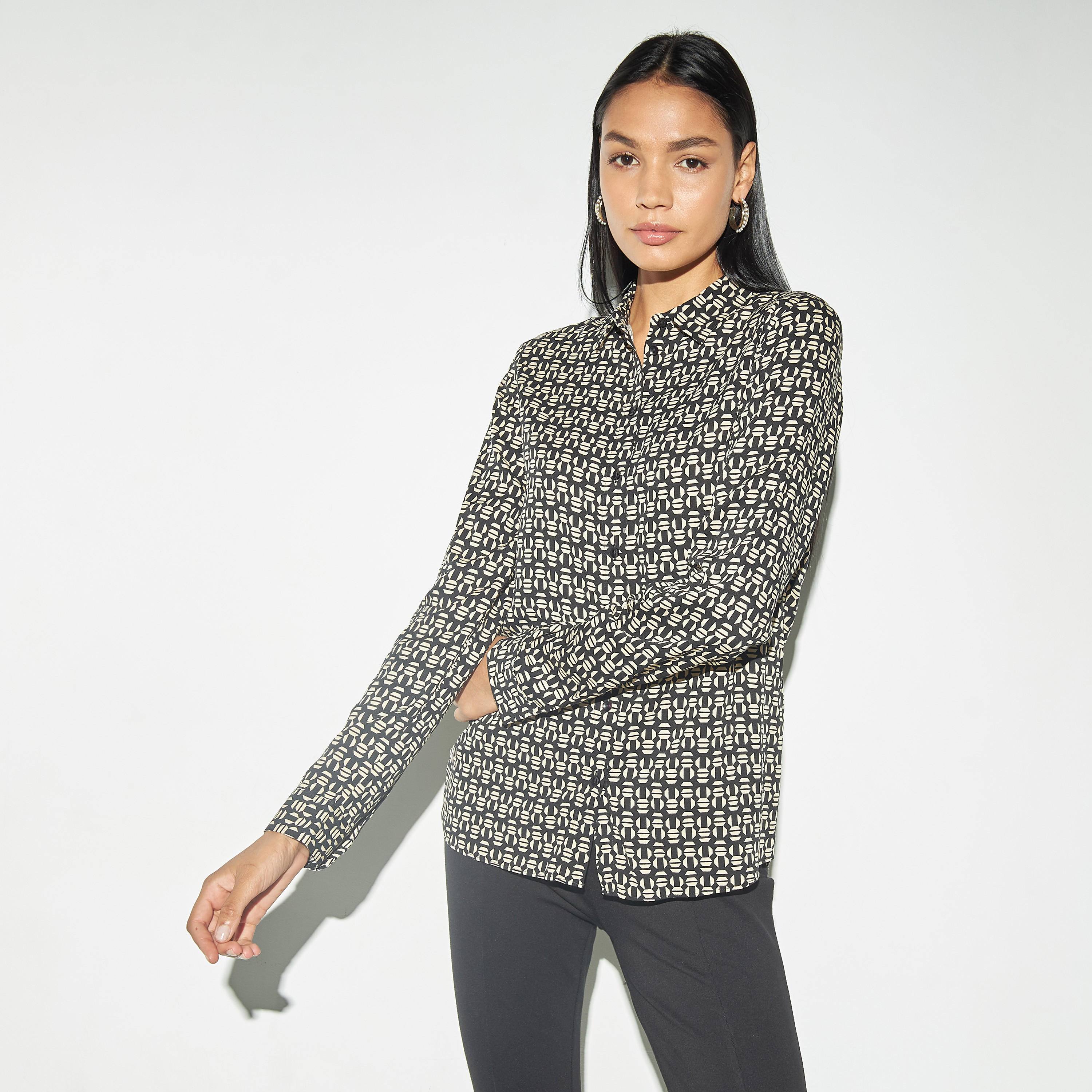 قميص بأكمام طويلة وطبعات-women-clothing-shirtsandblouses-shirts-image-1