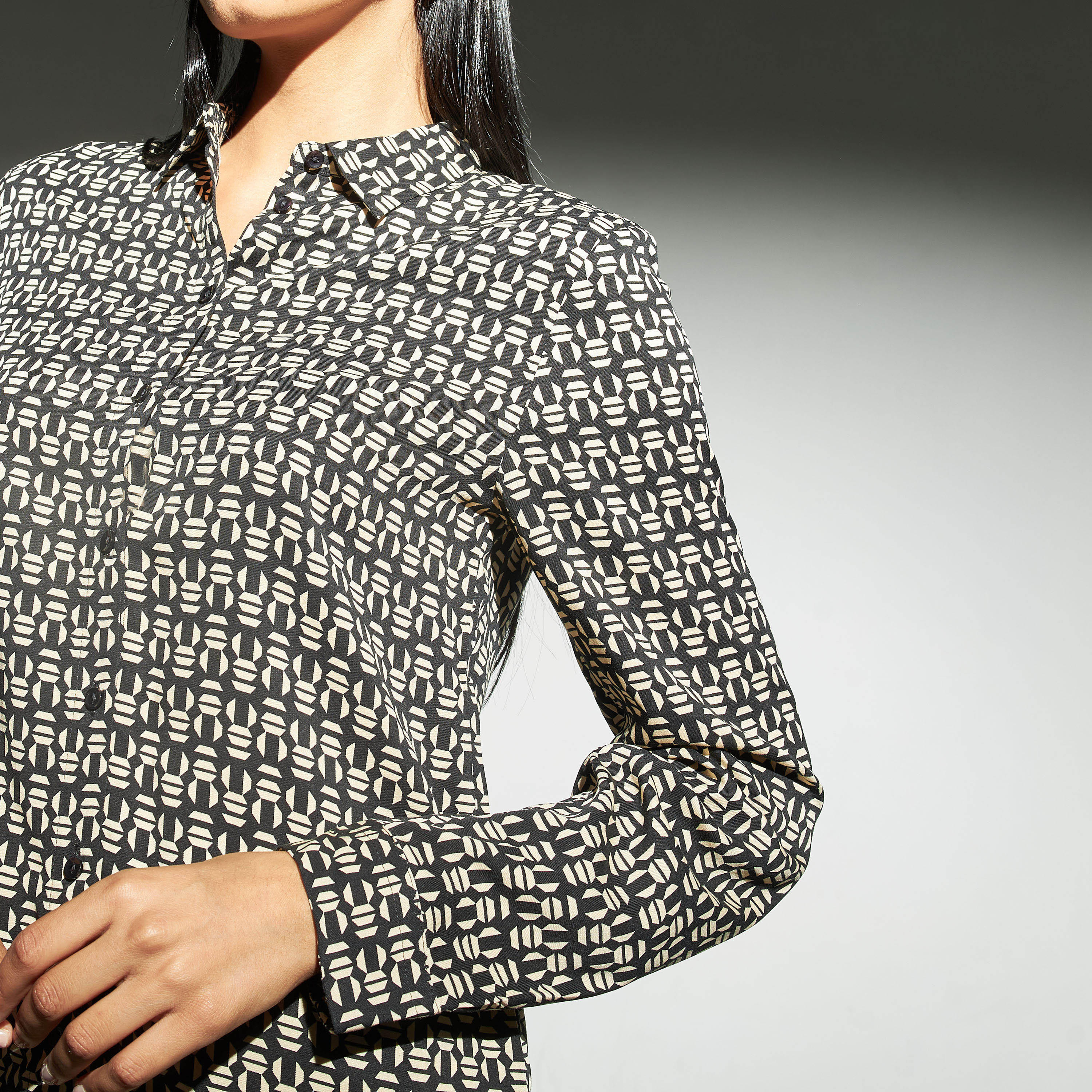 قميص بأكمام طويلة وطبعات-women-clothing-shirtsandblouses-shirts-image-4