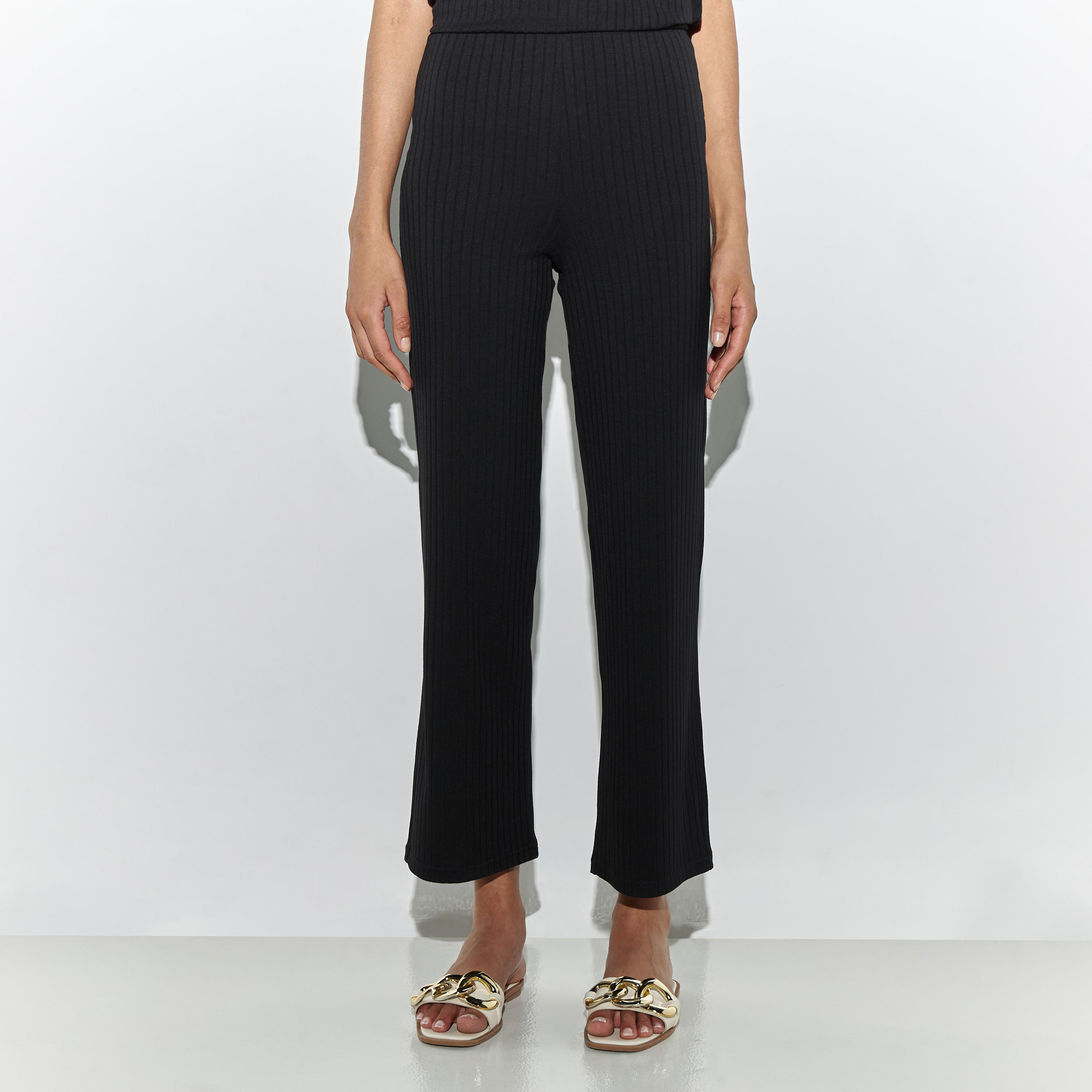بنطلون بقصّة عادية مضلّع-women-clothing-bottoms-trousers-image-4