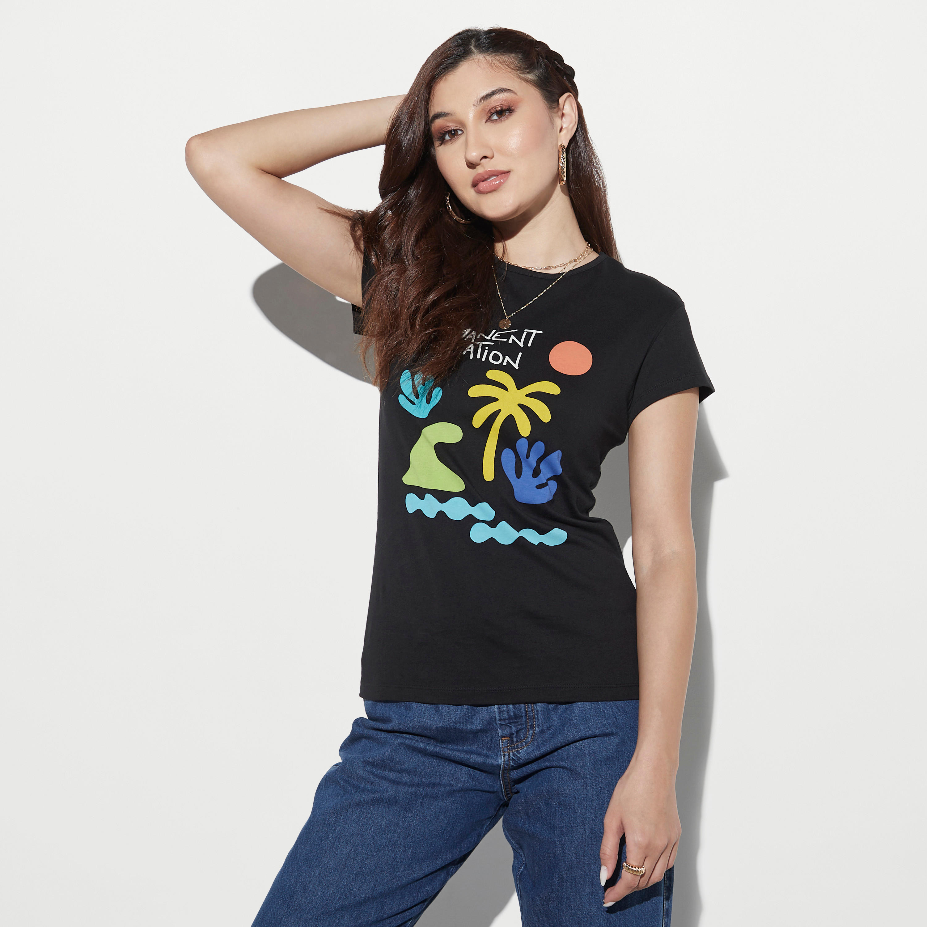 تيشيرت بياقة ضيقة وطبعات-women-clothing-tshirts-image-4