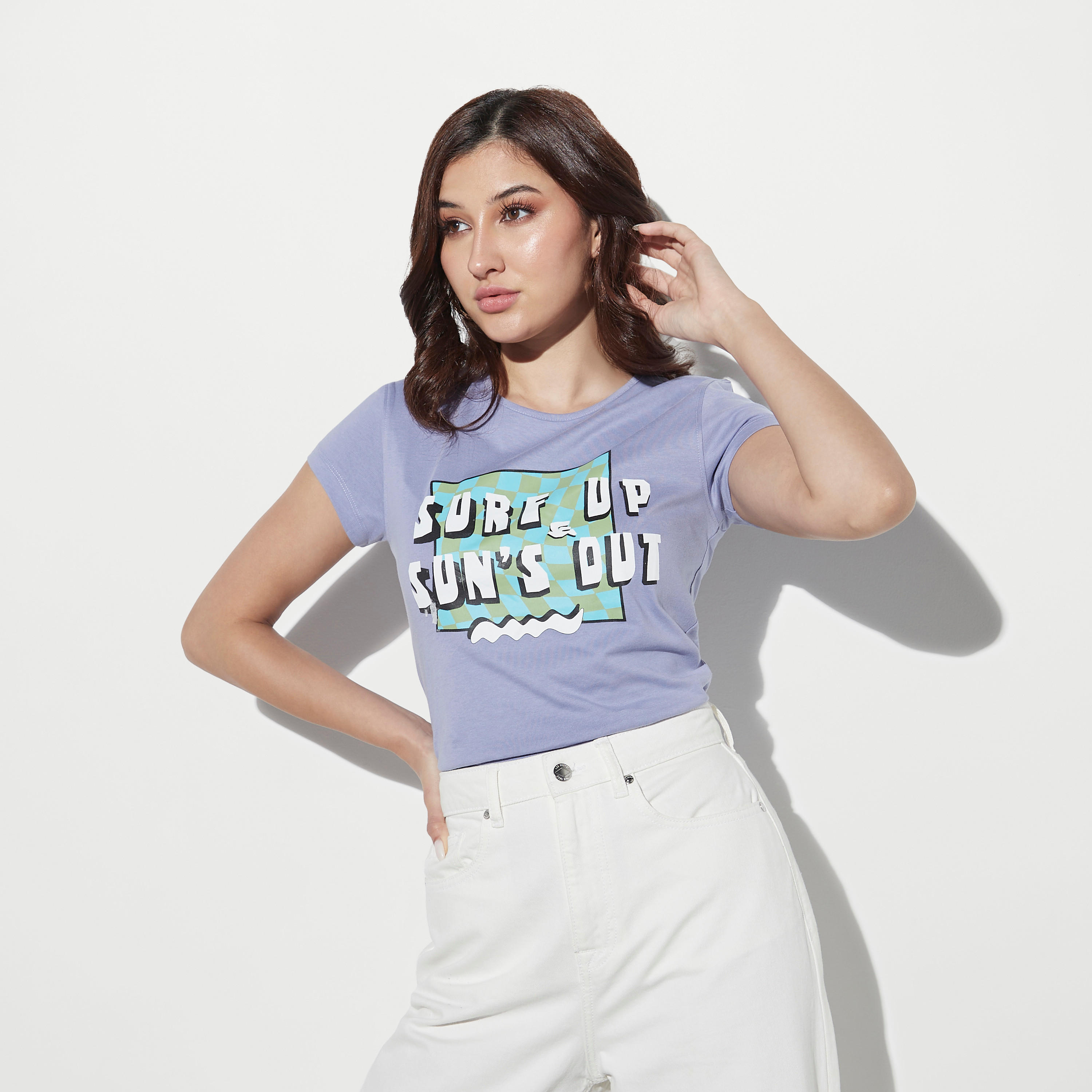 تيشيرت بياقة ضيقة وطبعات-women-clothing-tshirts-image-4