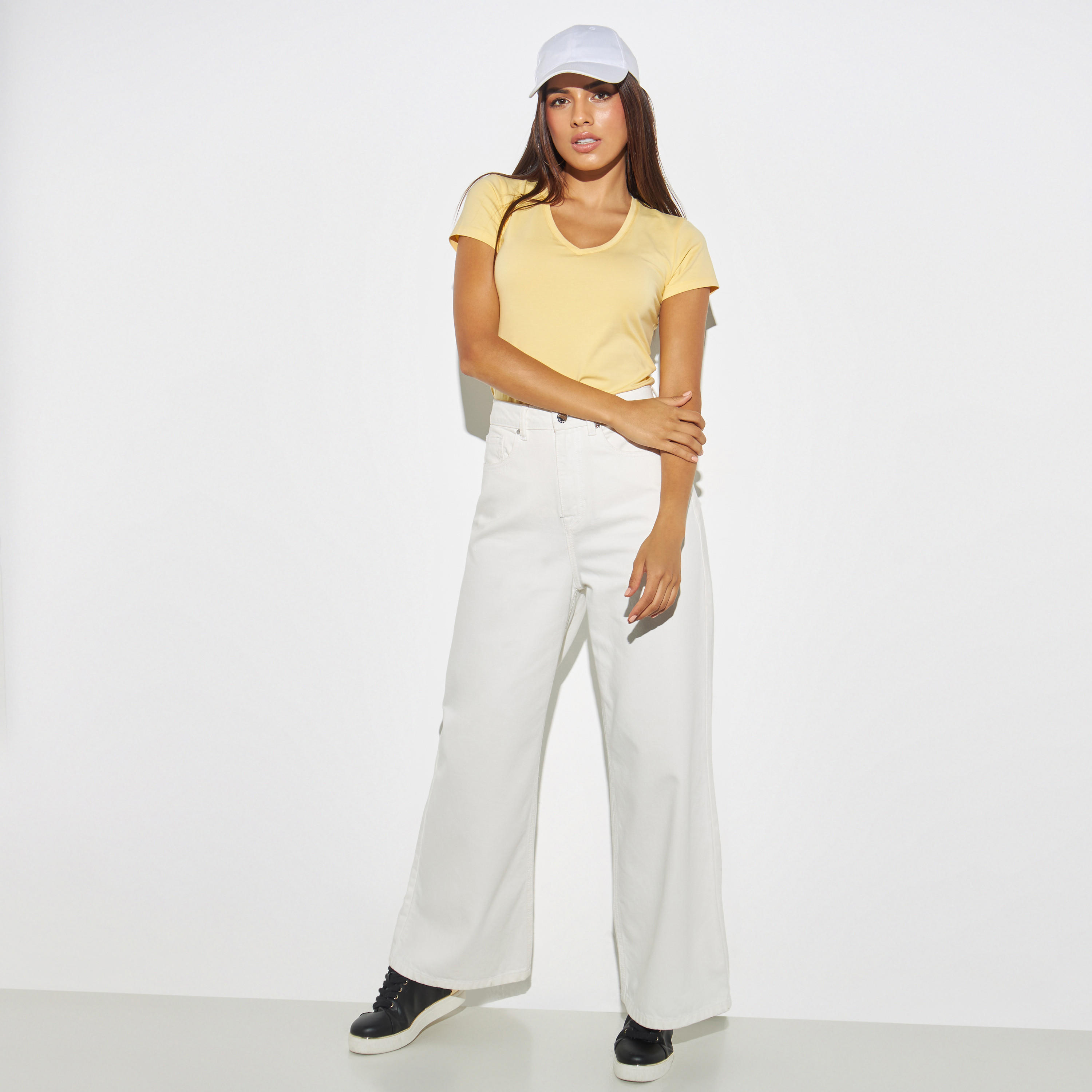 تيشيرت سادة بياقة V وأكمام قصيرة-women-clothing-tshirts-image-2