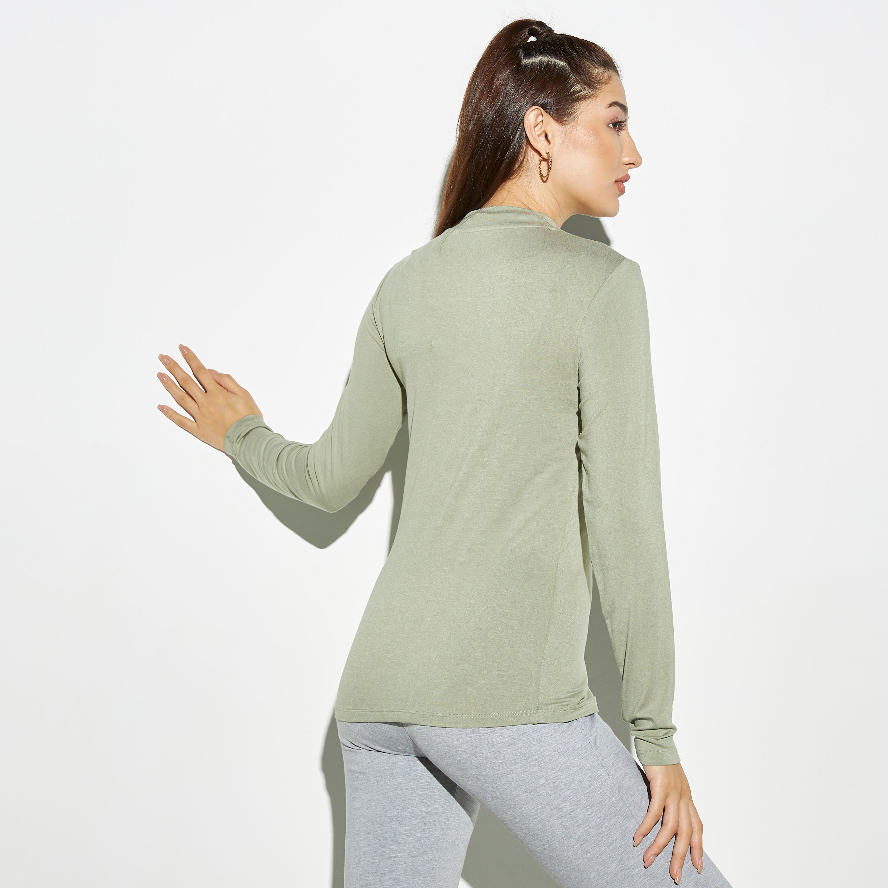 تيشيرت سادة بياقة عالية وأكمام طويلة-women-clothing-tshirts-image-2