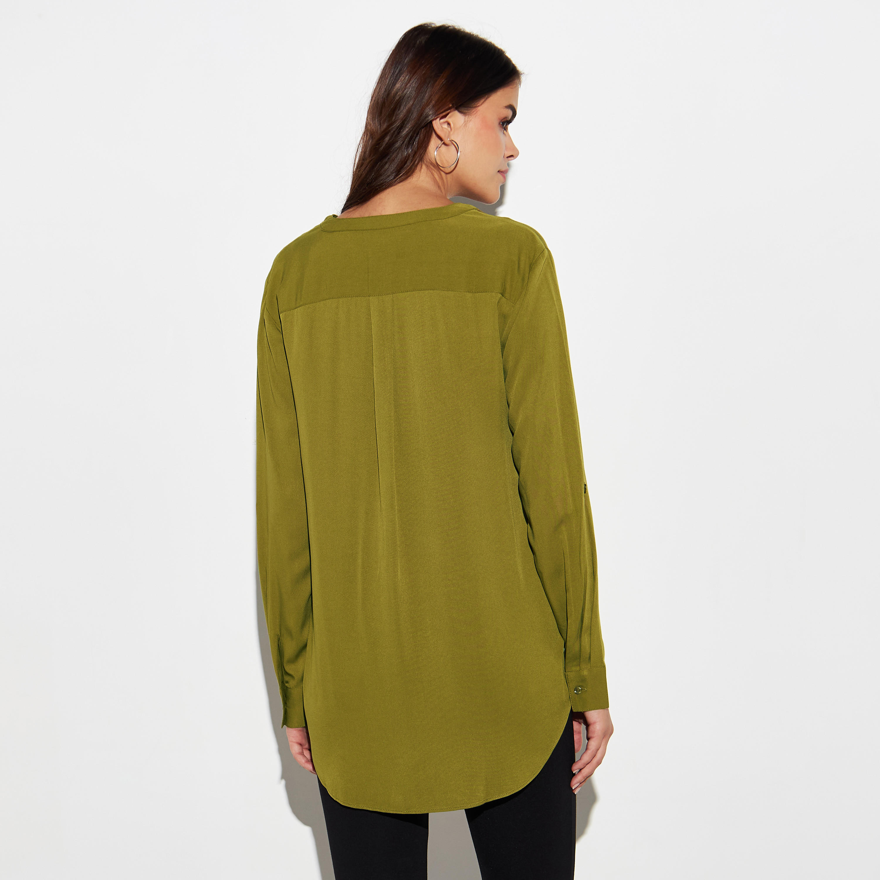 بلوزة بحواف غير مستوية الطول وأكمام ملفوفة-women-clothing-shirtsandblouses-blouses-image-1