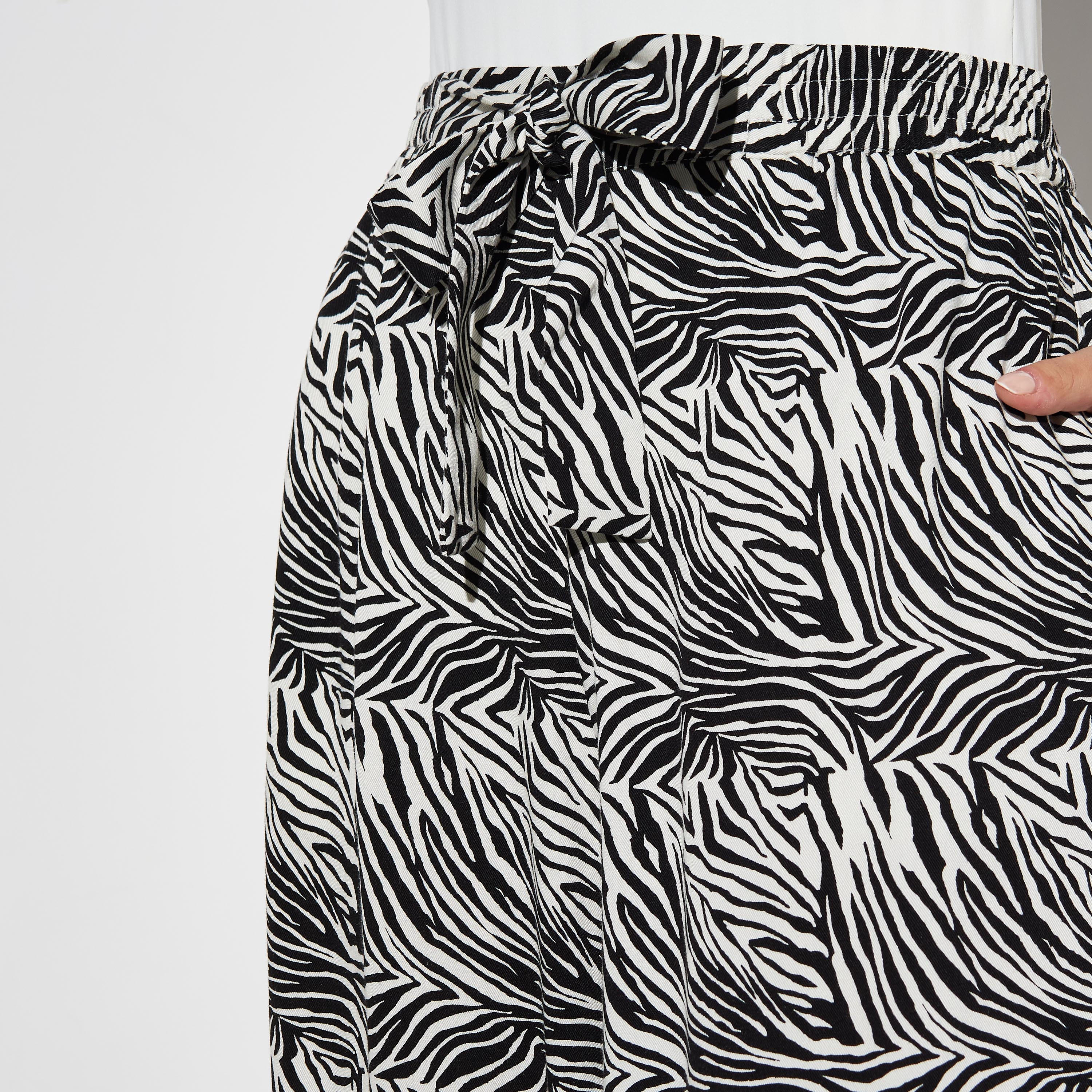 بنطلون بالازو بأربطة وطبعات-women-clothing-bottoms-trousers-image-4