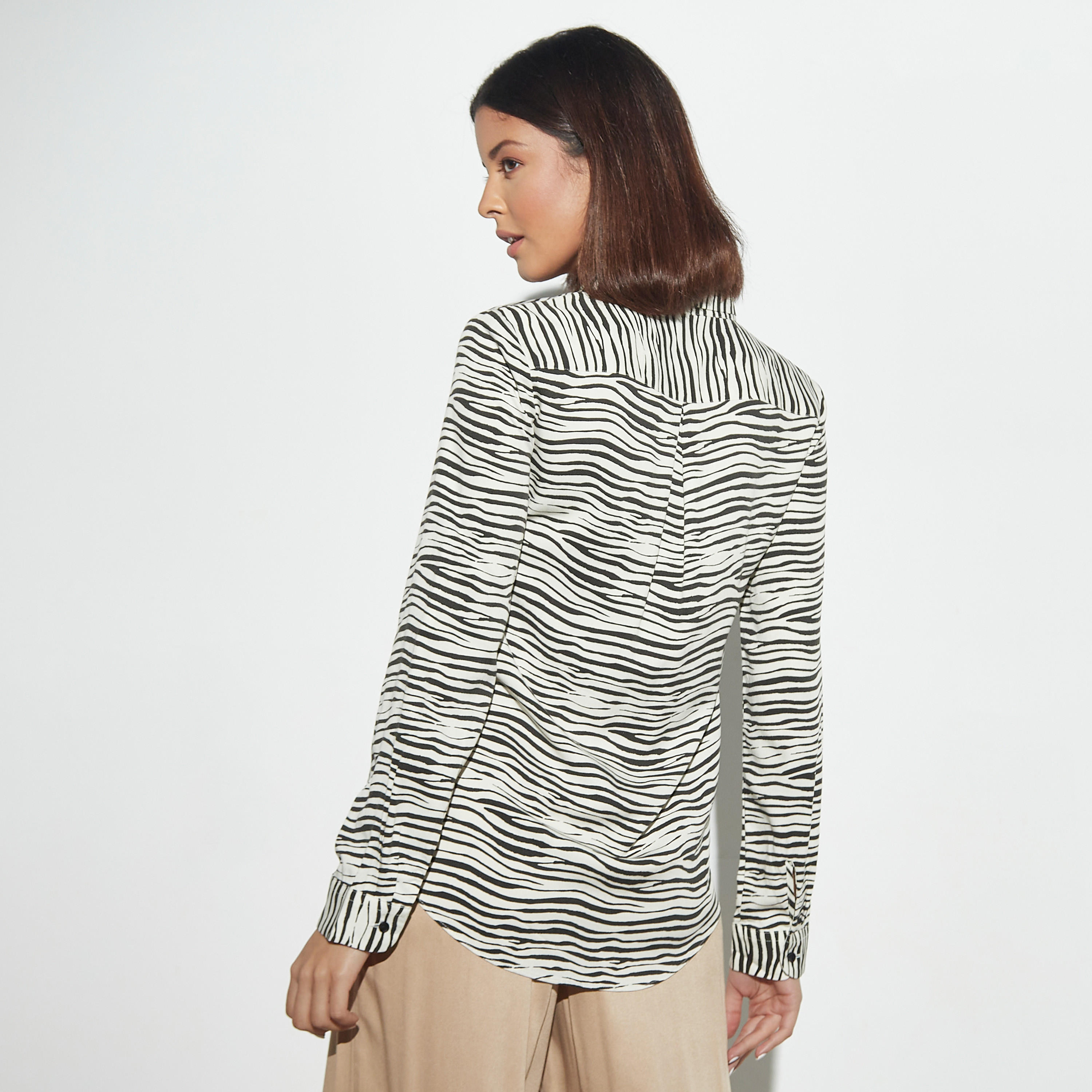 قميص بطبعات وأكمام طويلة-women-clothing-shirtsandblouses-shirts-image-3