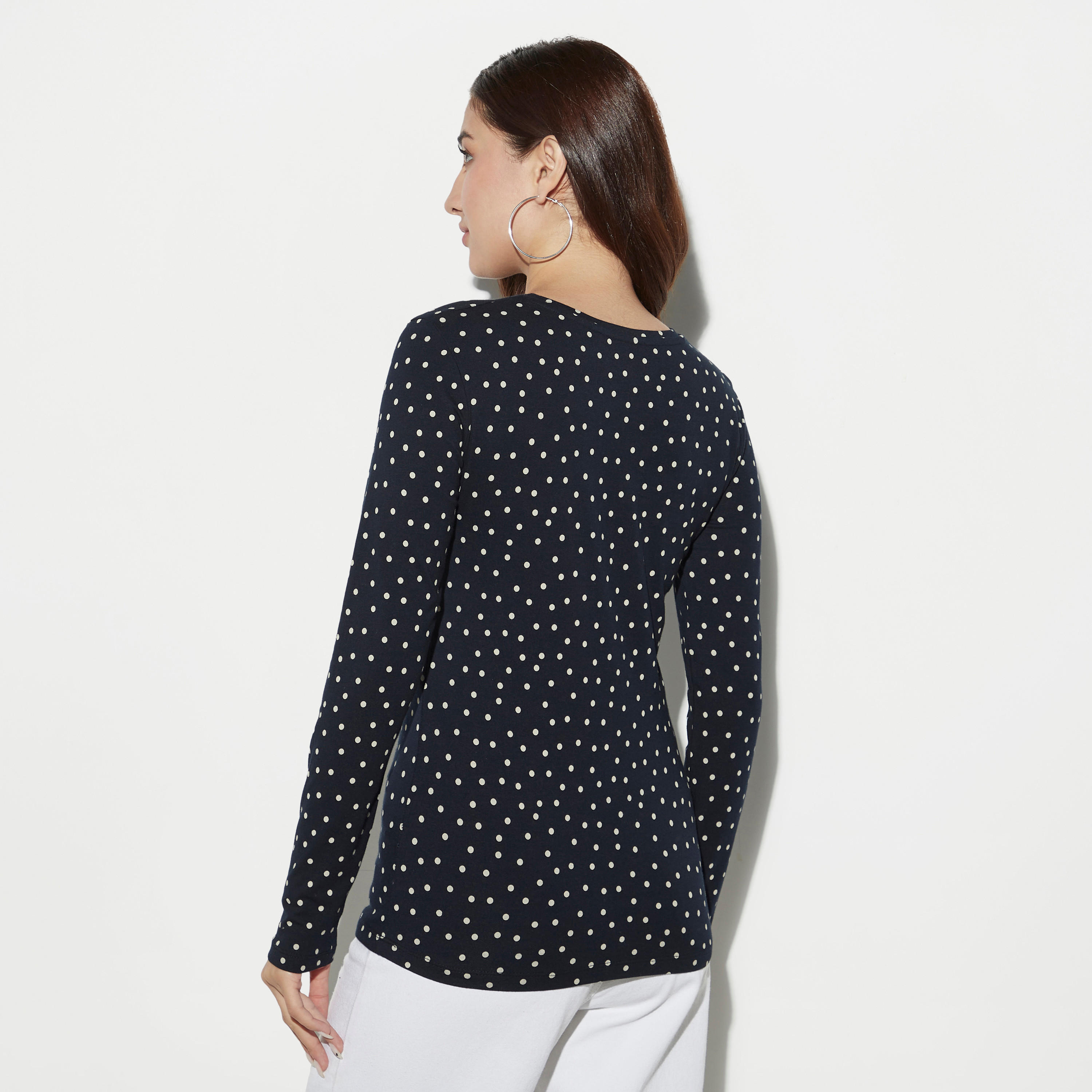 بلوزة بأكمام طويلة بطبعات منقطة-women-clothing-tshirts-image-3