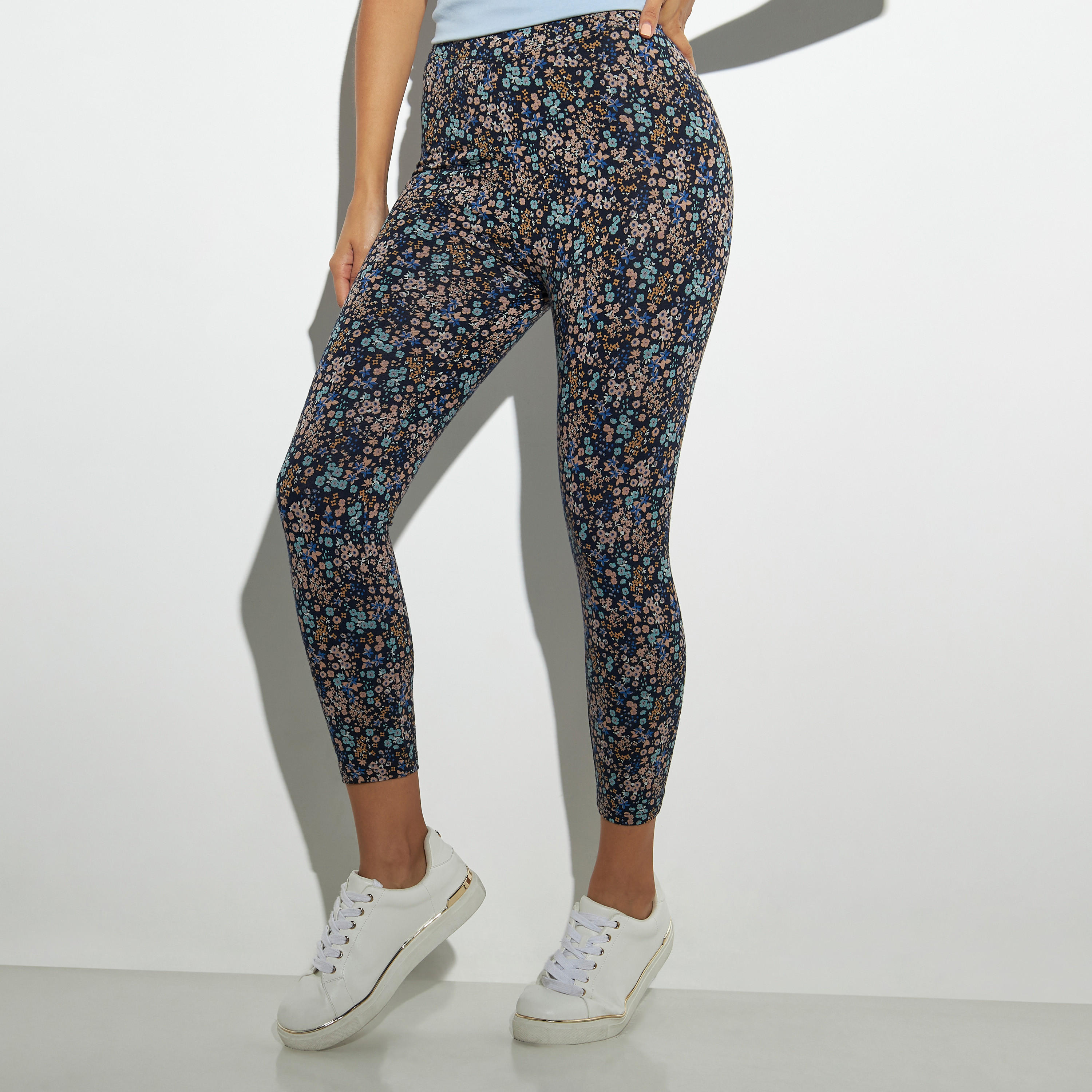 بنطلون ليقنز بخصر مطّاطي وطبعات زهرية-women-clothing-bottoms-leggings-image-1