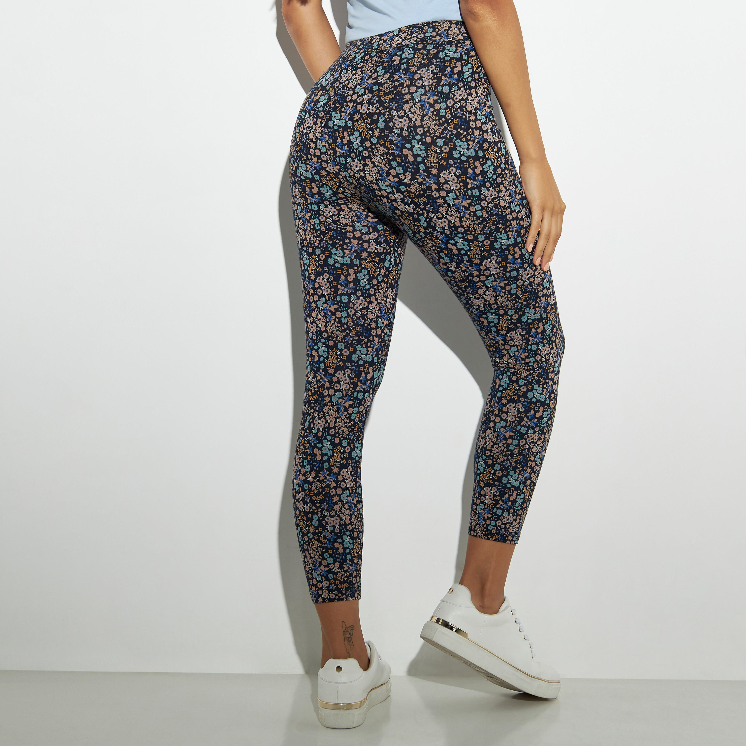 بنطلون ليقنز بخصر مطّاطي وطبعات زهرية-women-clothing-bottoms-leggings-image-3