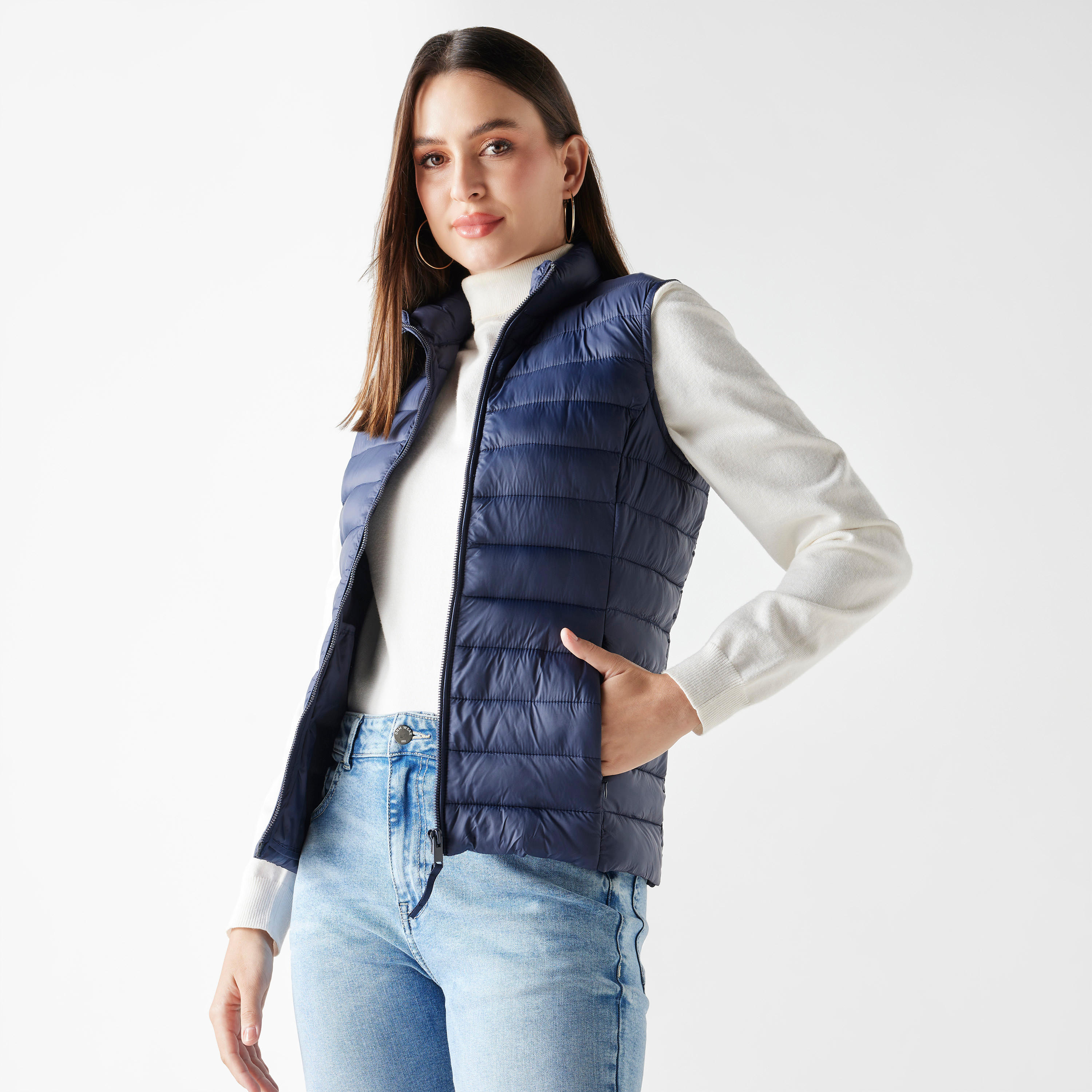 جاكيت مبطّن دون أكمام بسحّاب وجيوب-women-winterwear-coatsandjackets-jackets-image-5