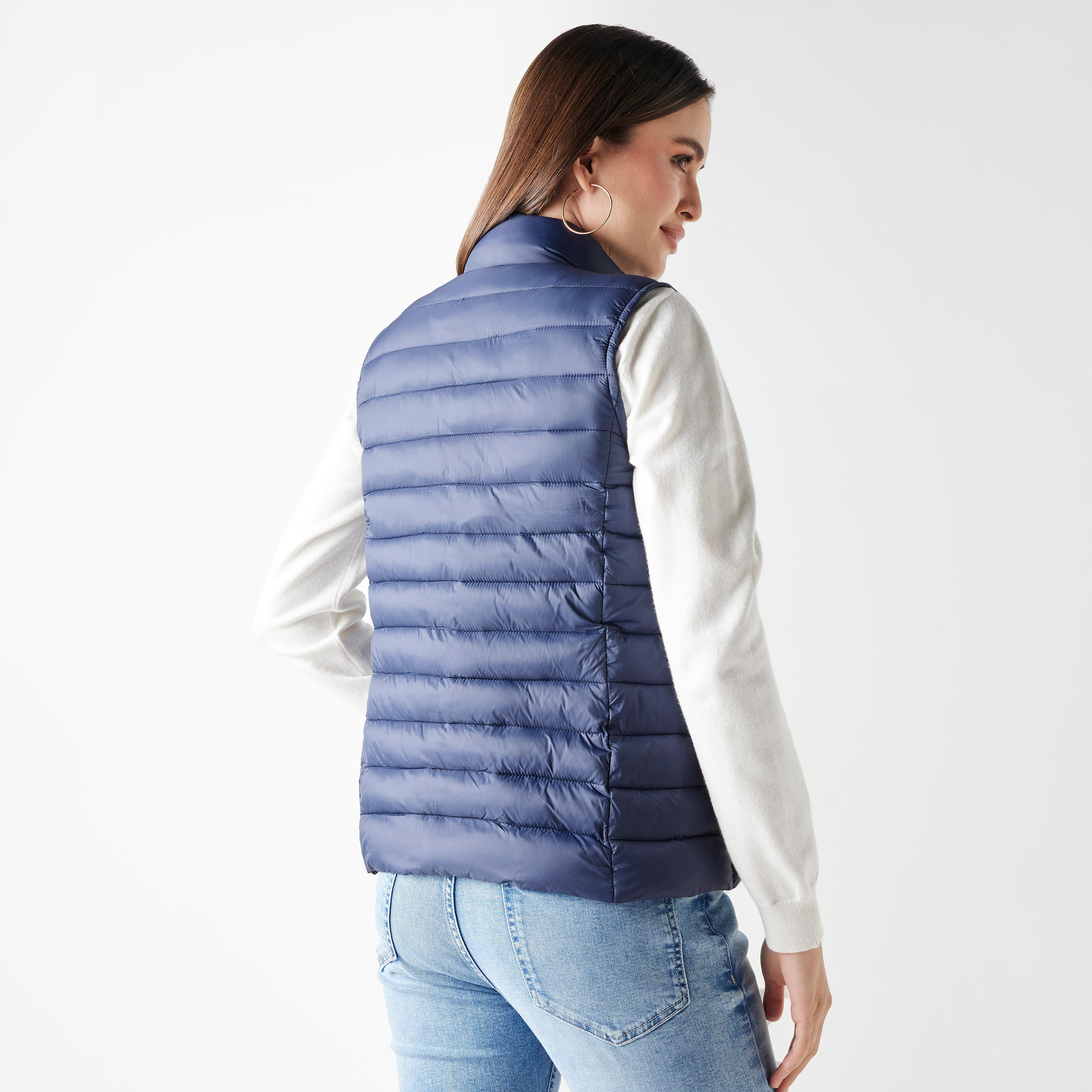 جاكيت مبطّن دون أكمام بسحّاب وجيوب-women-winterwear-coatsandjackets-jackets-image-3