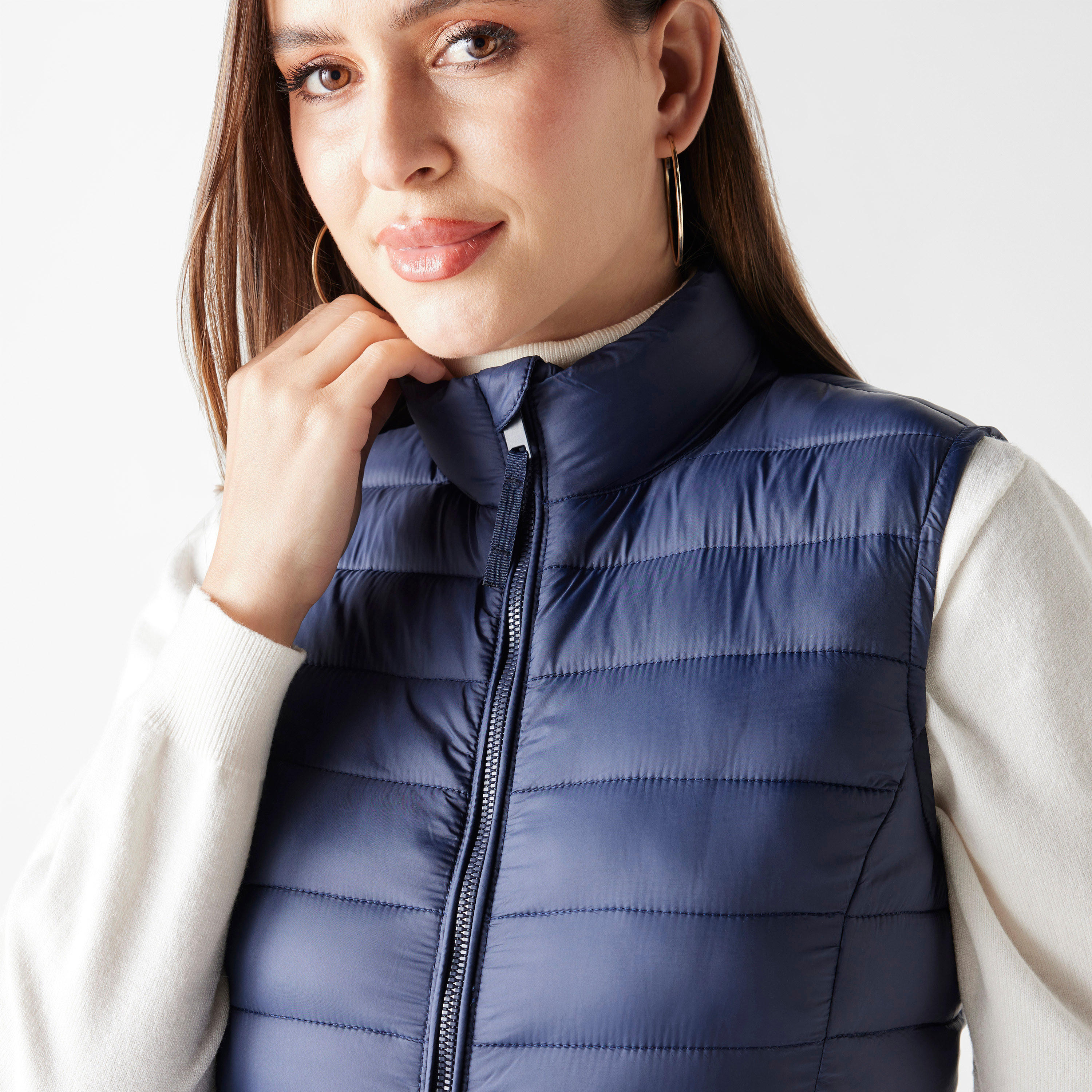 جاكيت مبطّن دون أكمام بسحّاب وجيوب-women-winterwear-coatsandjackets-jackets-image-2