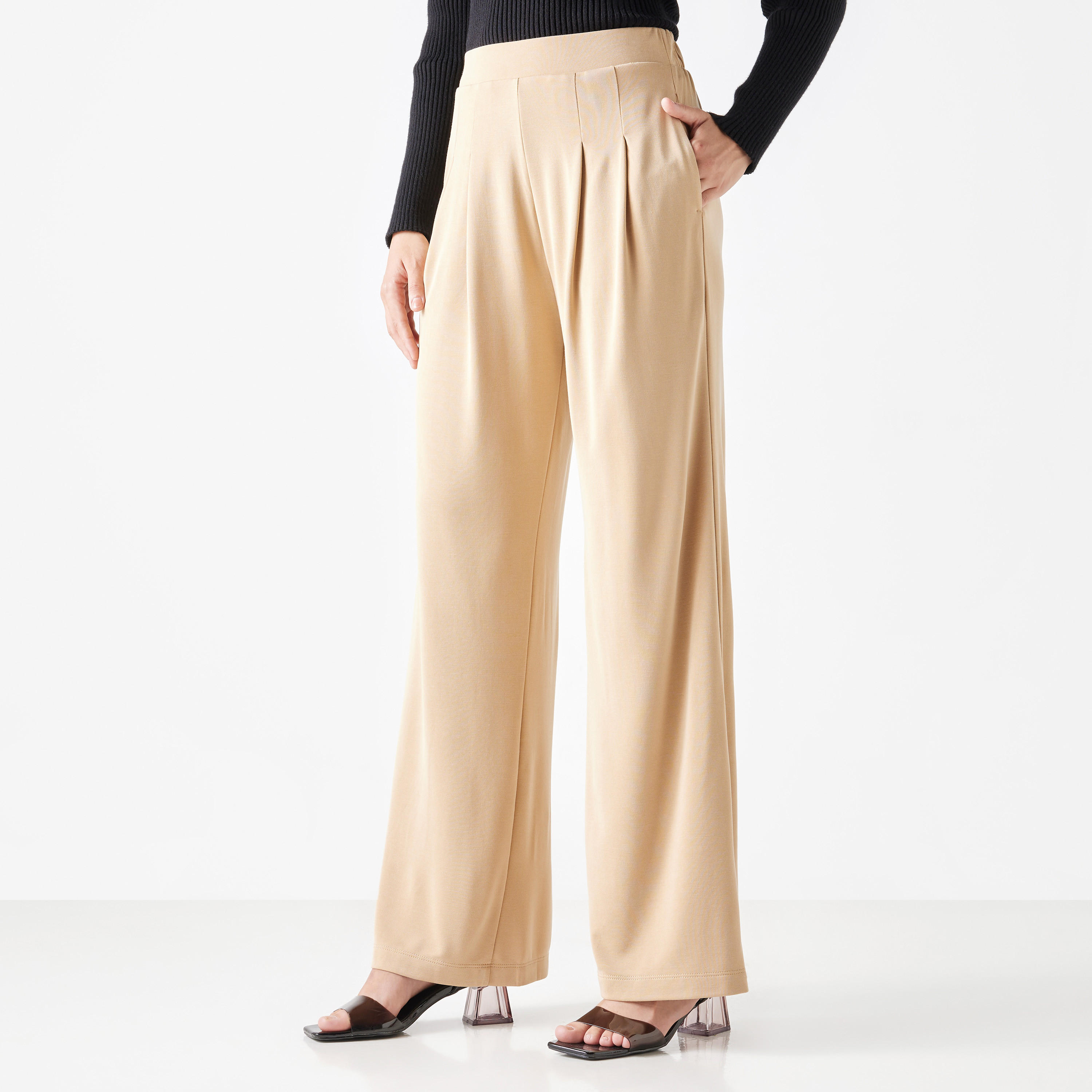 بنطلون كشكش بجيوب وخصر شبه مطاطي-women-clothing-bottoms-trousers-image-1