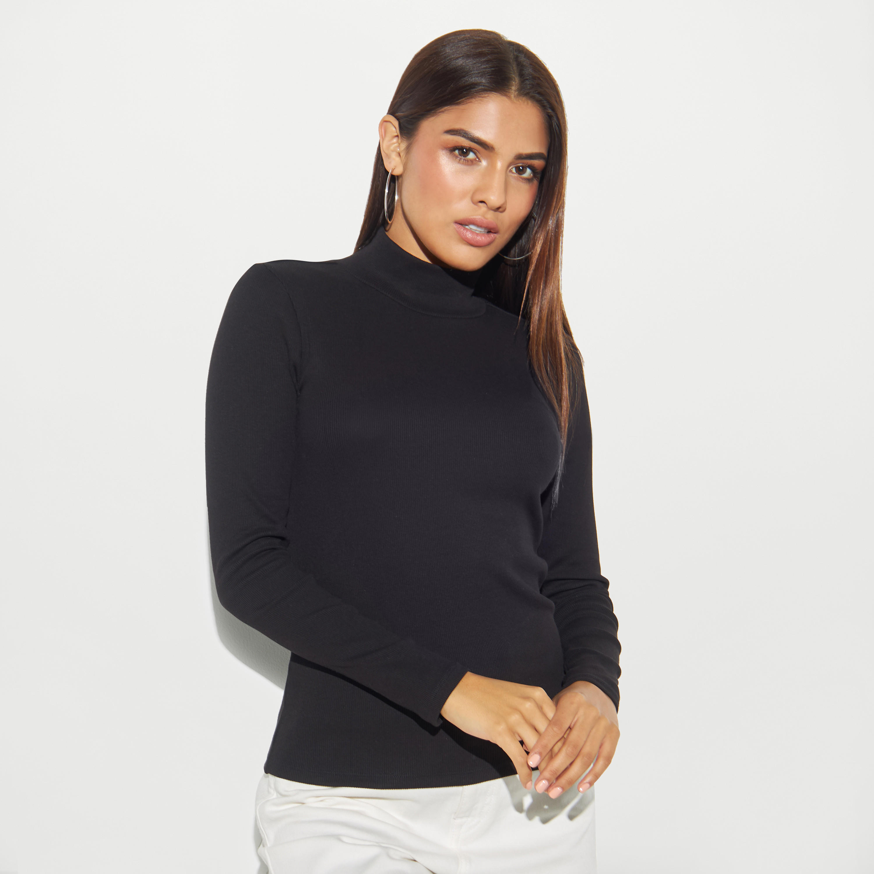 تيشيرت مضلع بياقة عالية وأكمام طويلة-women-clothing-tshirts-image-1