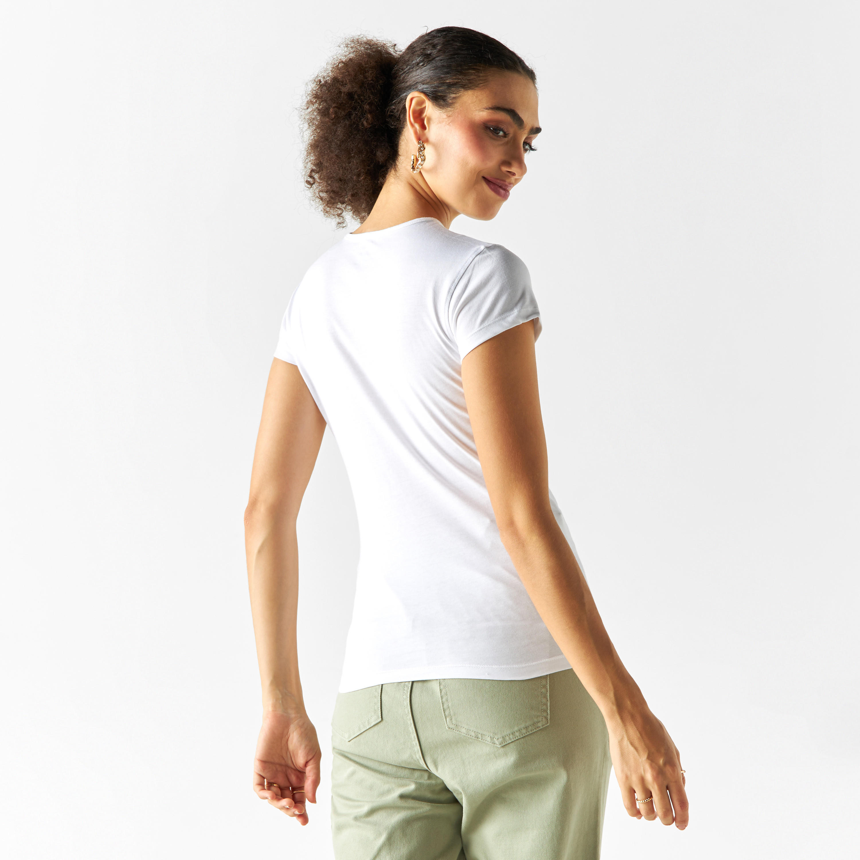 تيشيرت بياقة ضيّقة وأكمام كاب وطبعات-women-clothing-tshirts-image-3
