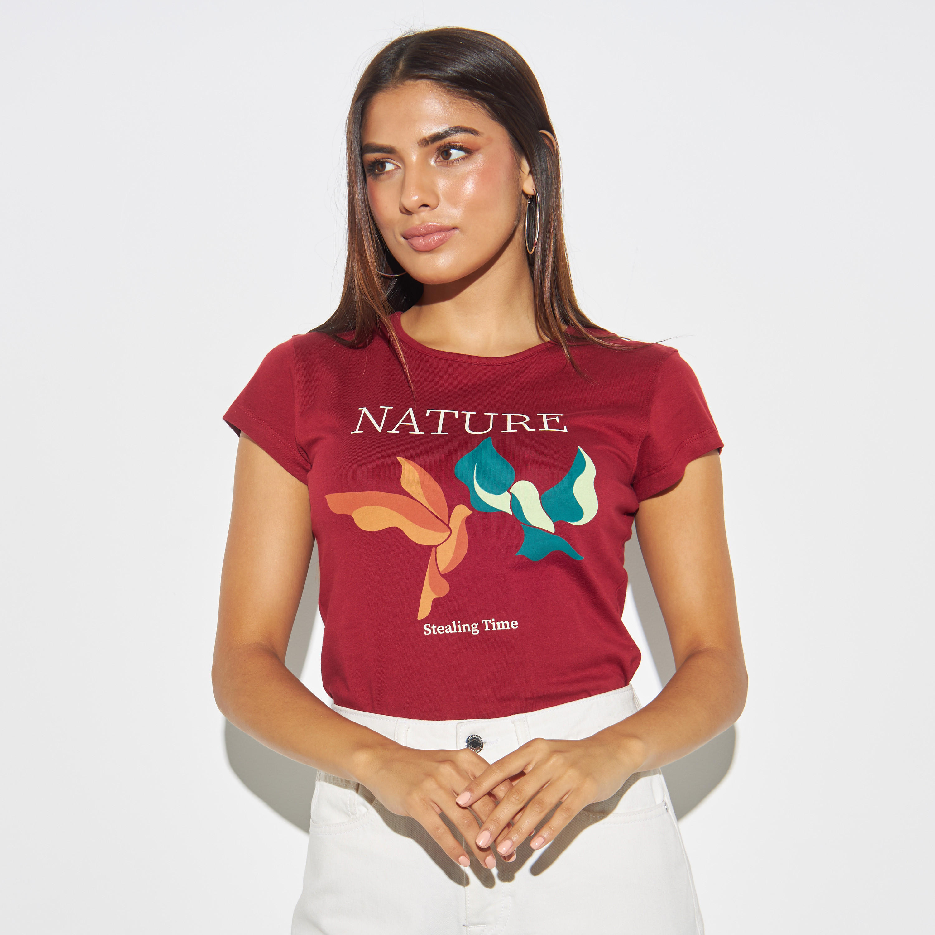 تيشيرت بياقة ضيقة وأكمام قصيرة وطبعات-women-clothing-tshirts-image-1