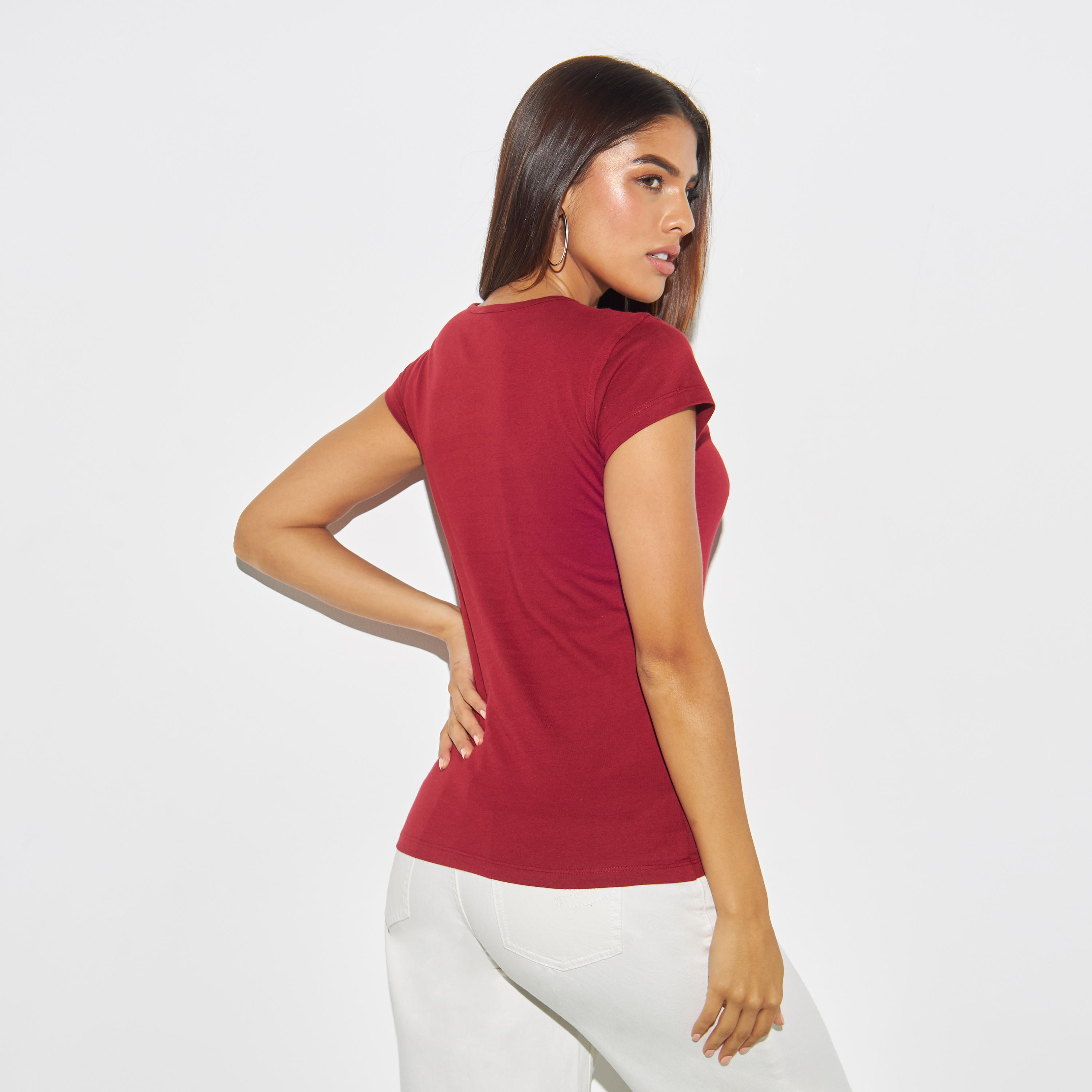 تيشيرت بياقة ضيقة وأكمام قصيرة وطبعات-women-clothing-tshirts-image-3