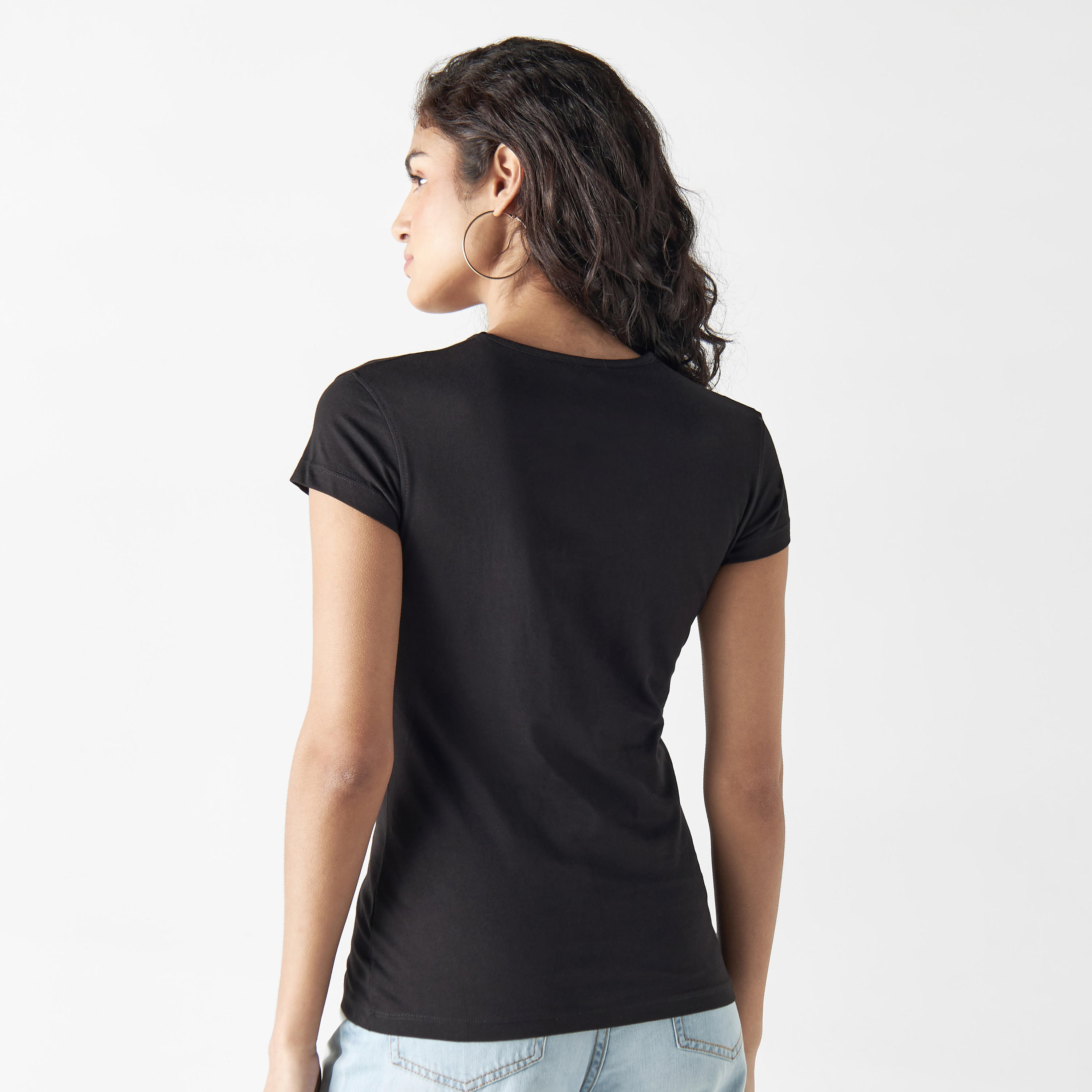 تيشيرت بياقة ضيّقة وأكمام قصيرة وطبعات-women-clothing-tshirts-image-3