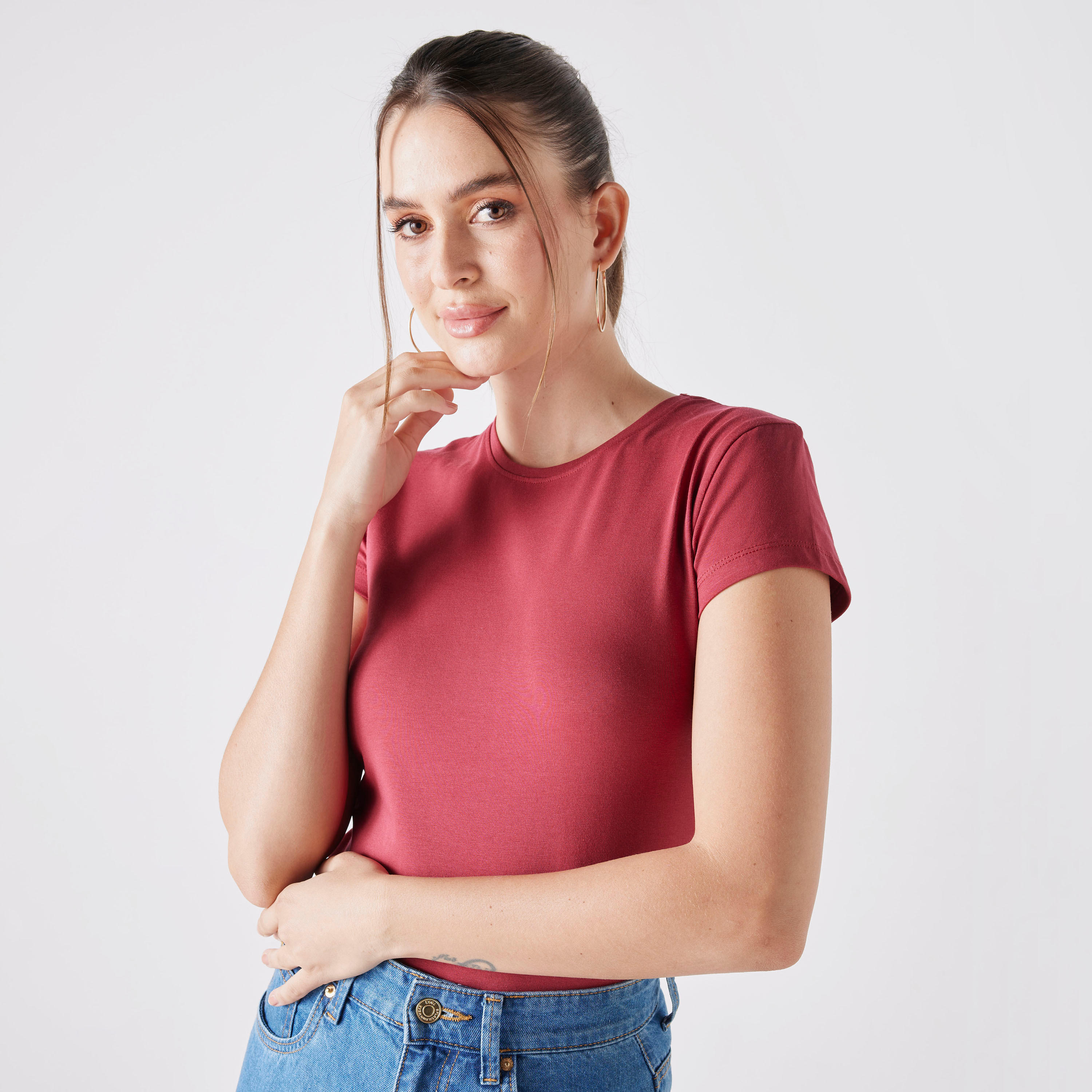 تيشيرت بياقة ضيّقة وأكمام كاب-women-clothing-tshirts-image-1