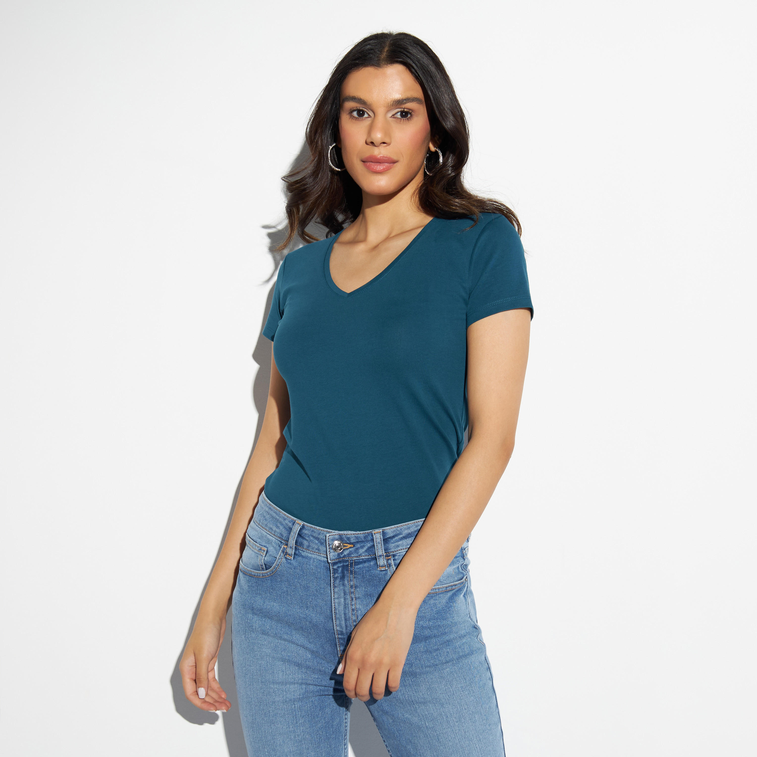 تيشيرت سادة بياقة V وأكمام كاب-women-clothing-tshirts-image-4