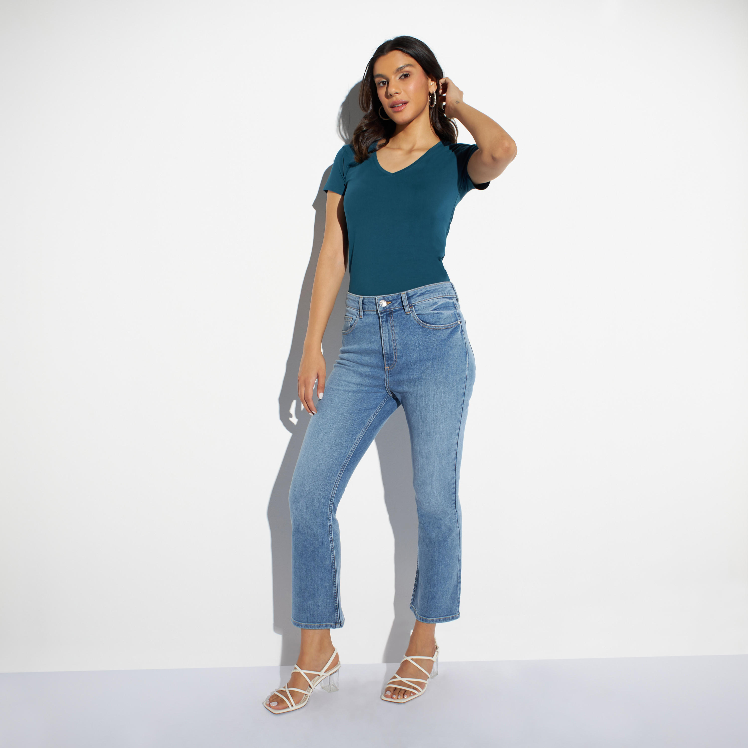 تيشيرت سادة بياقة V وأكمام كاب-women-clothing-tshirts-image-3
