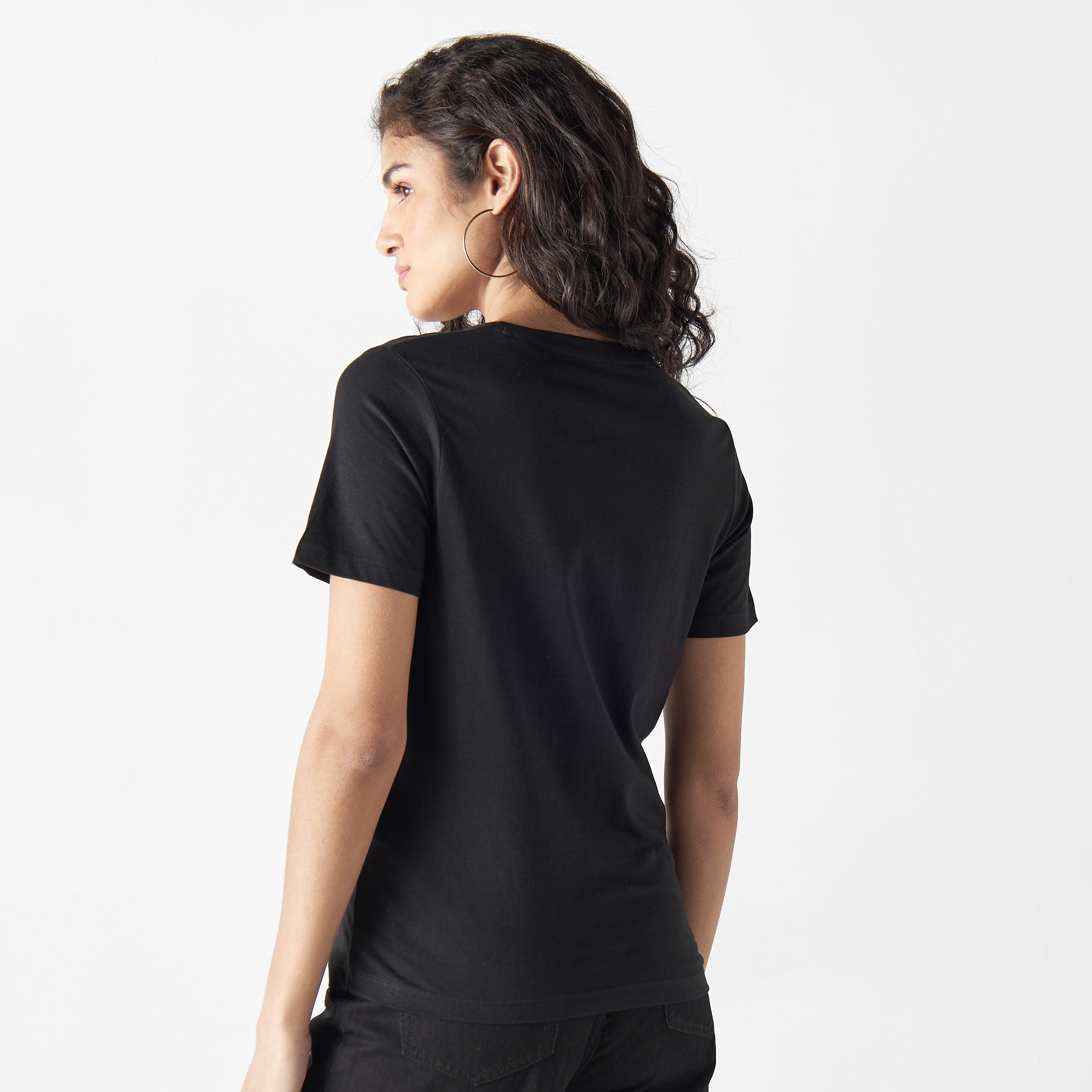 تيشيرت بياقة ضيقة وأكمام قصيرة وطبعات-women-clothing-tshirts-image-2
