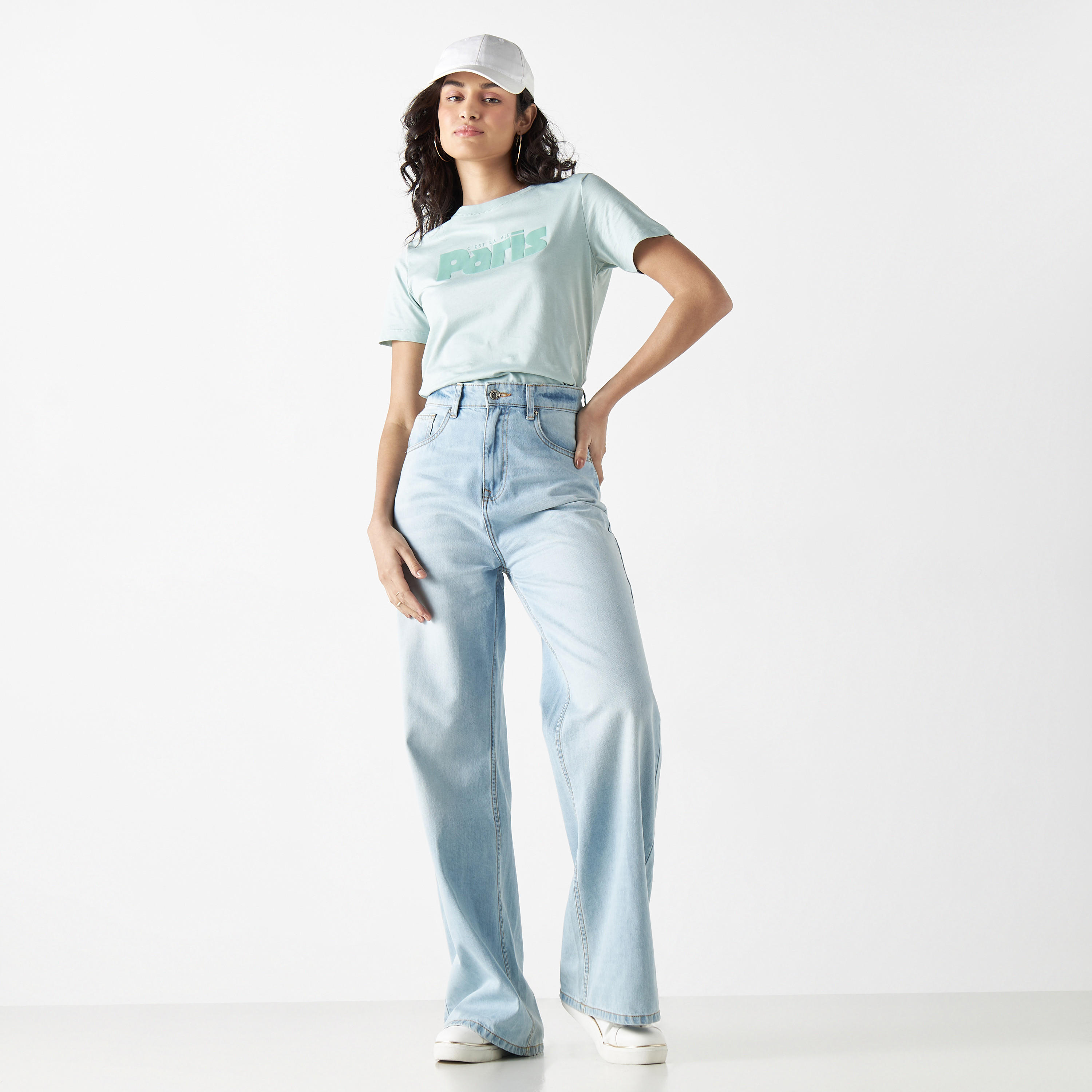 تيشيرت بياقة ضيقة وأكمام قصيرة وطبعات-women-clothing-tshirts-image-3