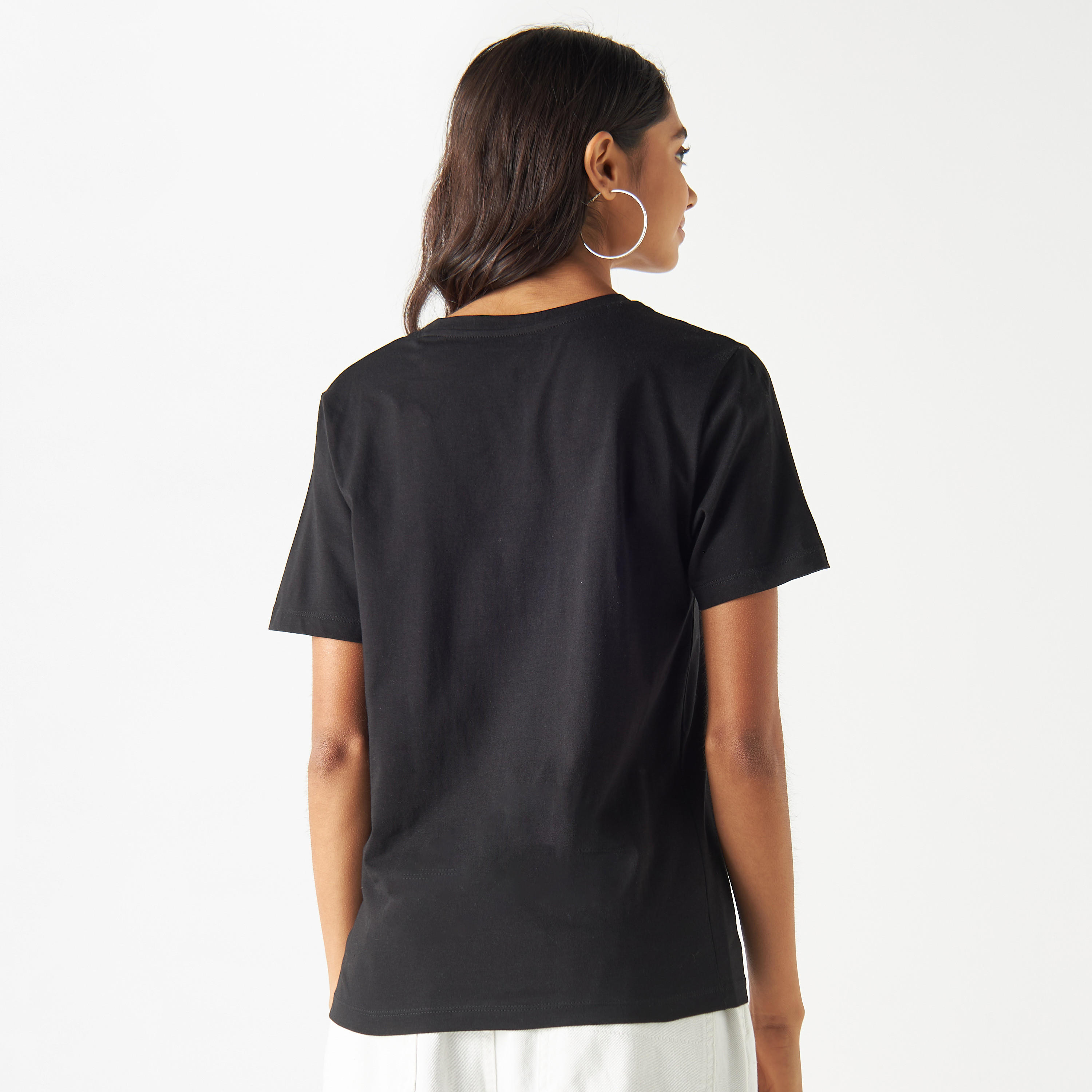 تيشيرت بياقة ضيقة وأكمام قصيرة وطبعات-women-clothing-tshirts-image-3