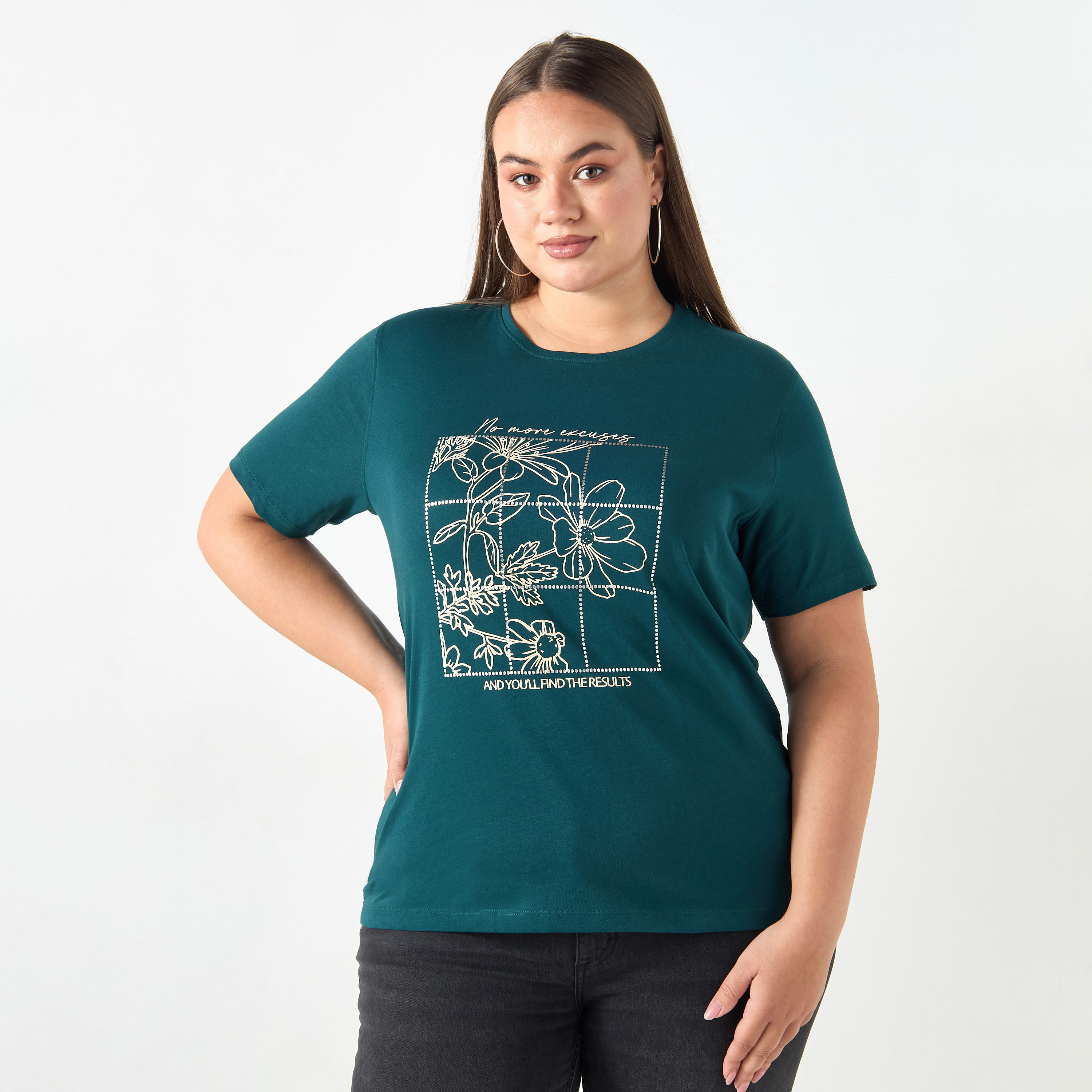 تيشيرت بياقة ضيقة وأكمام قصيرة وطبعات جرافيك-women-clothing-tshirts-image-2
