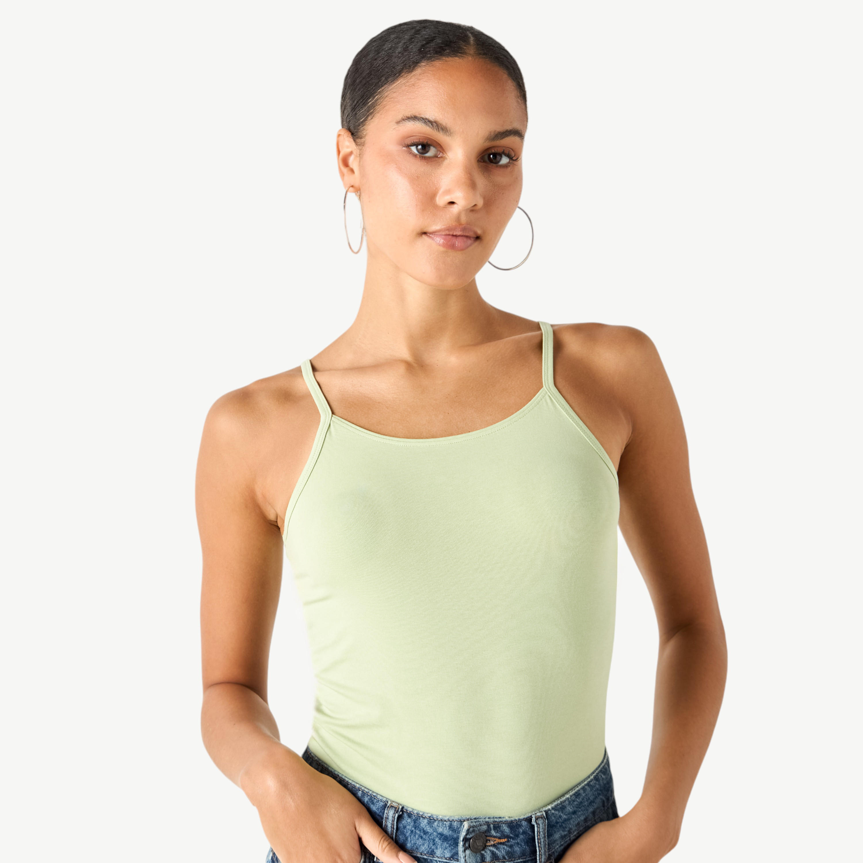بلوزة دون أكمام بحمّالات رفيعة وياقة عميقة-women-clothing-tshirts-image-1