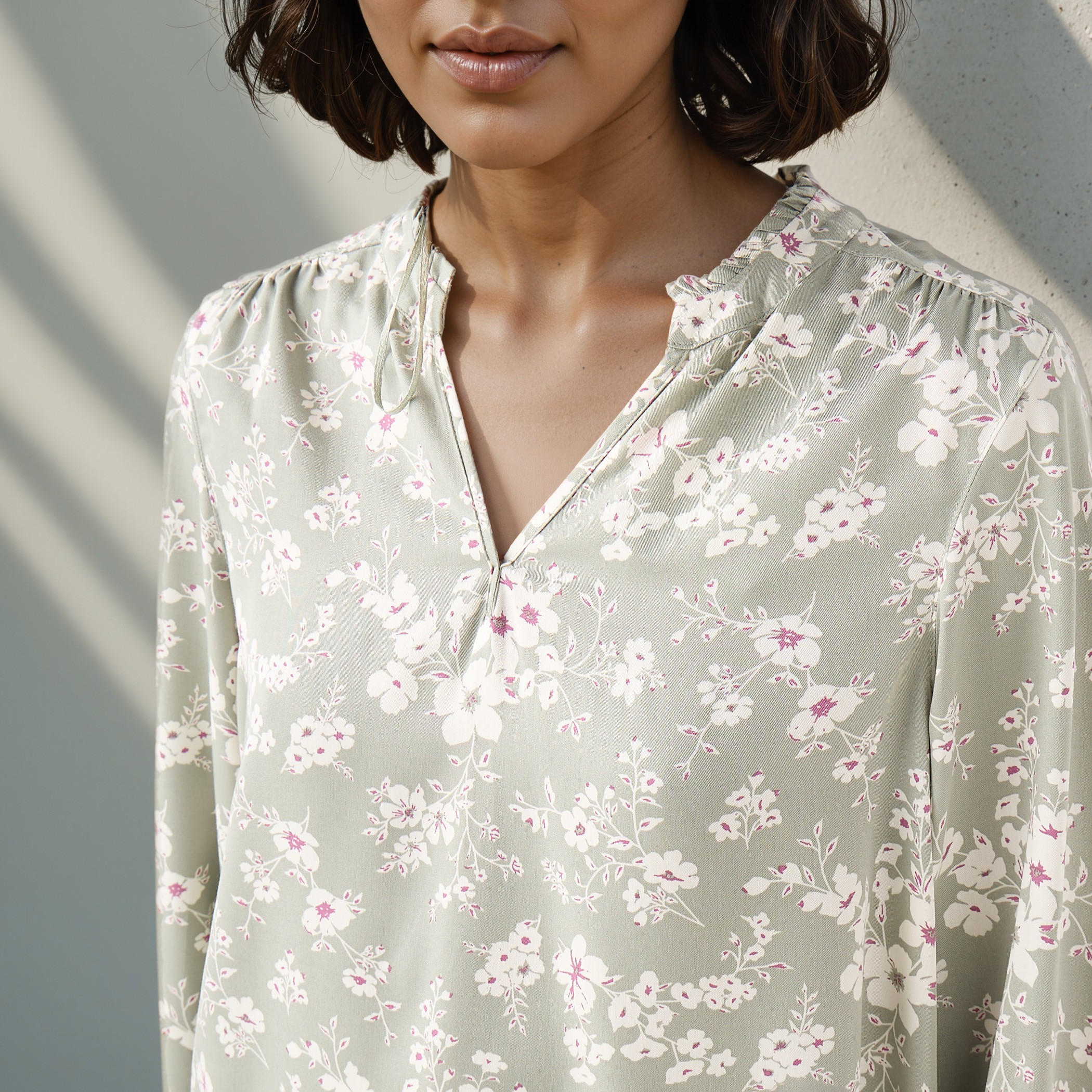 Floral Print Viscose Top with Mandarin Collar and Long Sleeves-women-clothing-shirtsandblouses-blouses-image-4