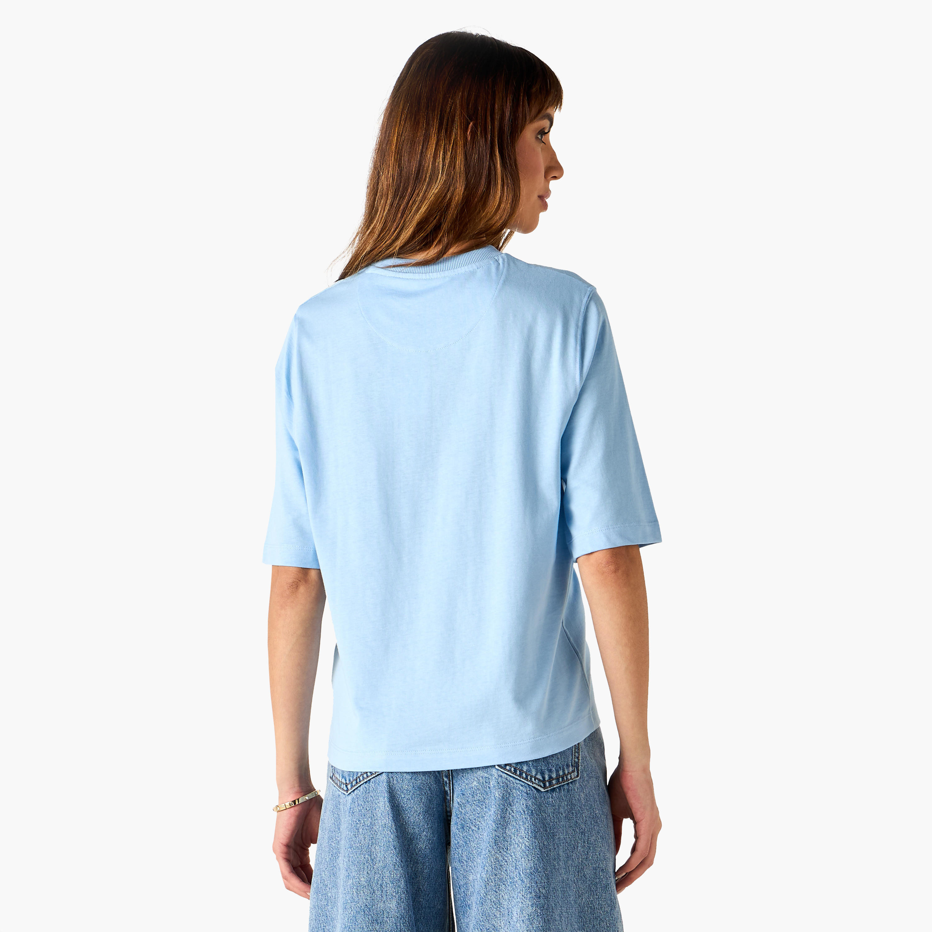 تيشيرت قطن بقصّة مريحة وياقة ضيقة-women-clothing-tshirts-image-3