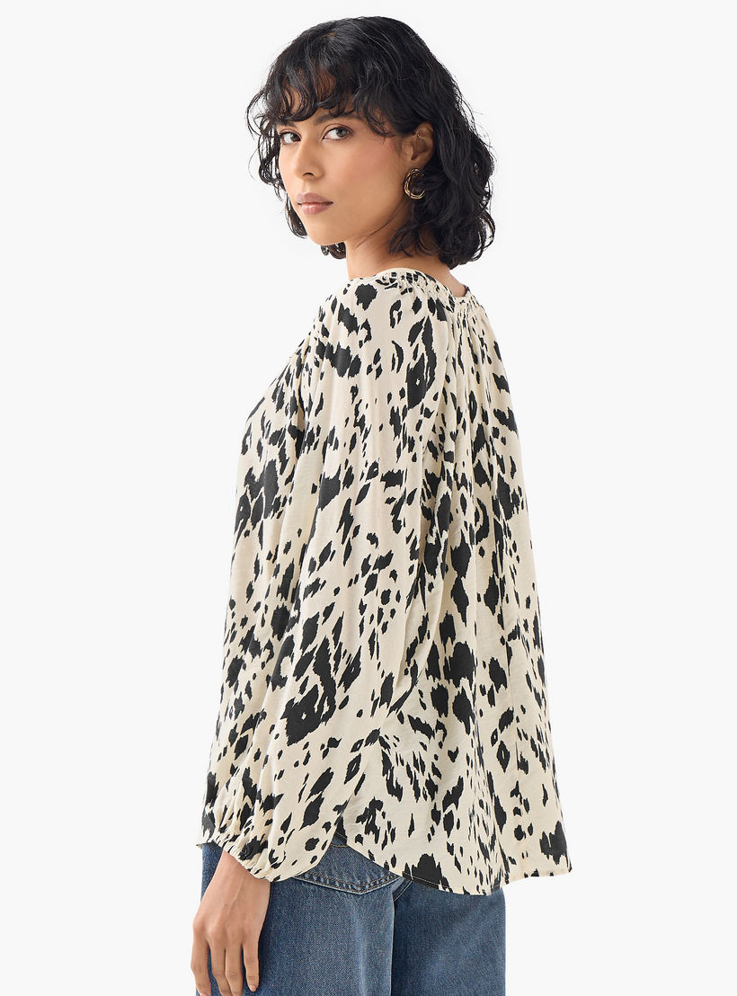 بلوزة بطبعات وياقة بكشكش ورباط-women-clothing-shirtsandblouses-blouses-image-3