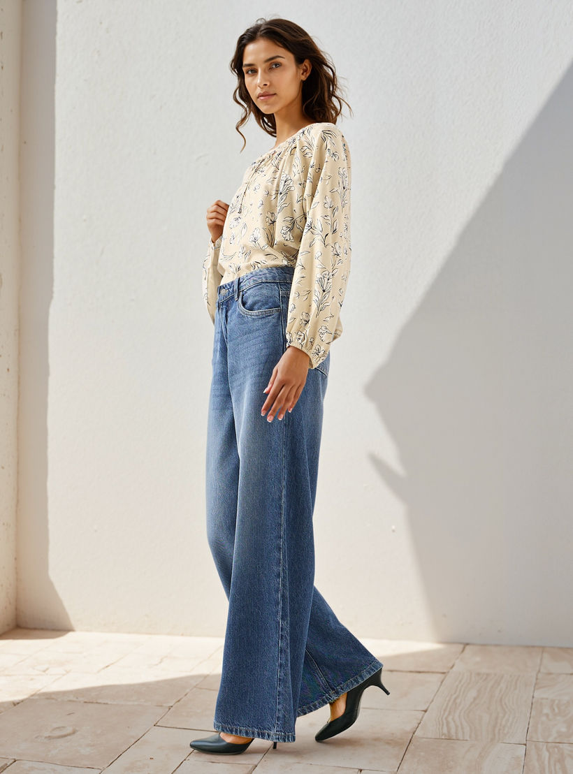 بلوزة بطبعات زهرية وياقة كشكش ورباط-women-clothing-shirtsandblouses-blouses-image-2